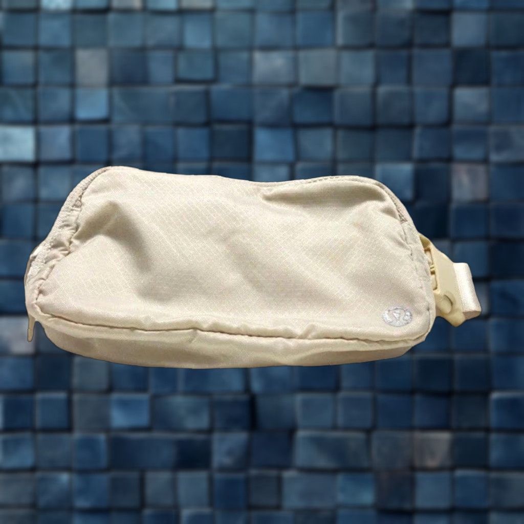 Lululemon VINTAGE Unisex Lululemon Atletica Designer White Opal Small Everywhere Fanny Pack Bag Size ONE SIZE - 1 Thumbnail