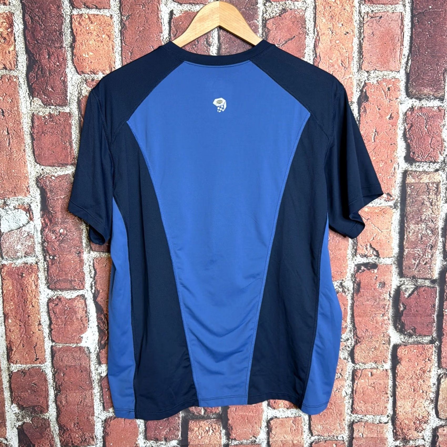 Mountain Hardwear Mountain Hardwear Men’s T-Shirt Quick Dry Athletic Tee Shirt Solid Blue L Short Sleeve Crew Neck Size US L / EU 52-54 / 3 - 3 Thumbnail