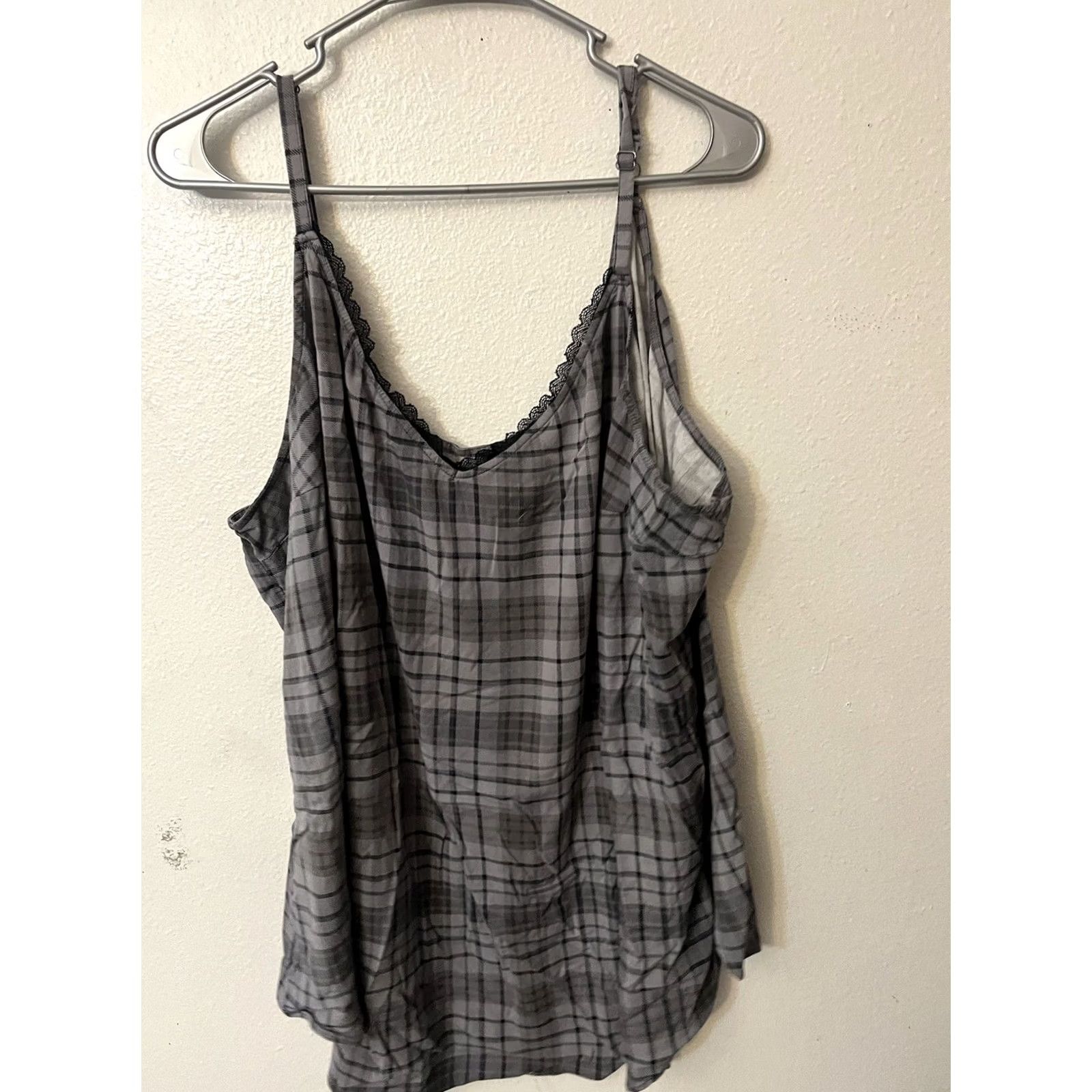 Torrid Womens Torrid Ava Stretch Challis Lace Trim Cami Gray Plaid Size 6X Tank Top 6X Womens Slipover V-Neck Sleeveless Casual Size XXL / US 16-18 / IT 52-54 - 2 Thumbnail