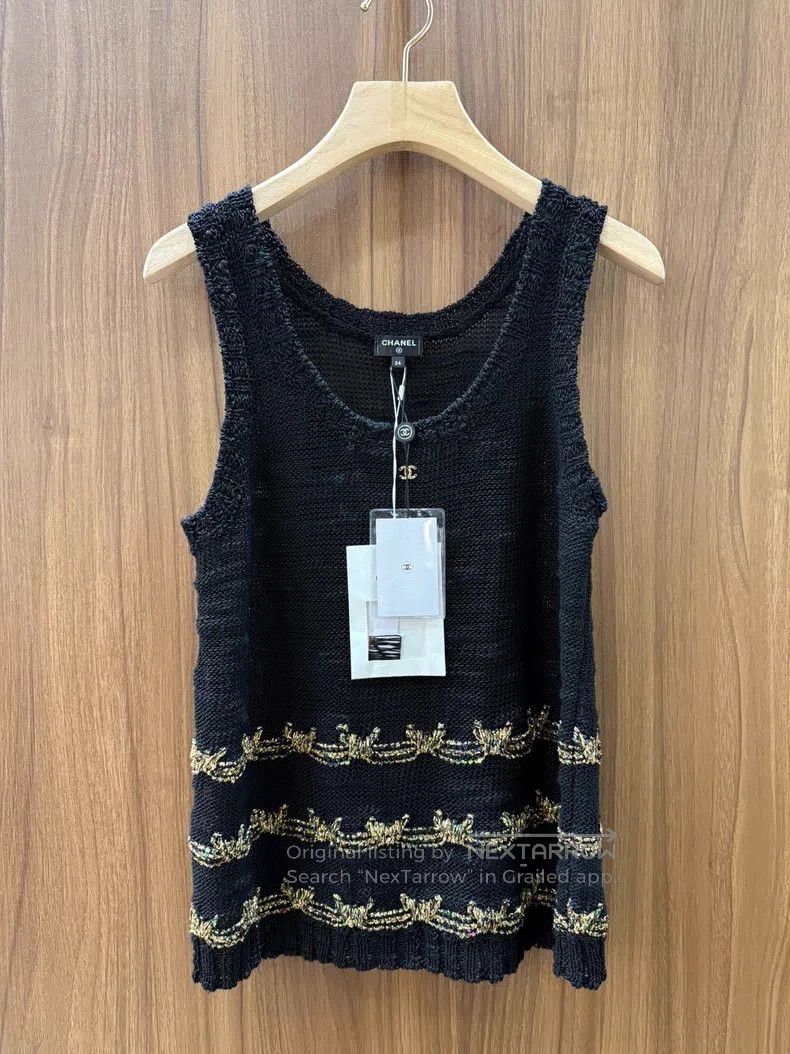 Chanel Chanel 25A black and gold knitted vest Size XXS / US 00 / IT 34 - 1 Thumbnail