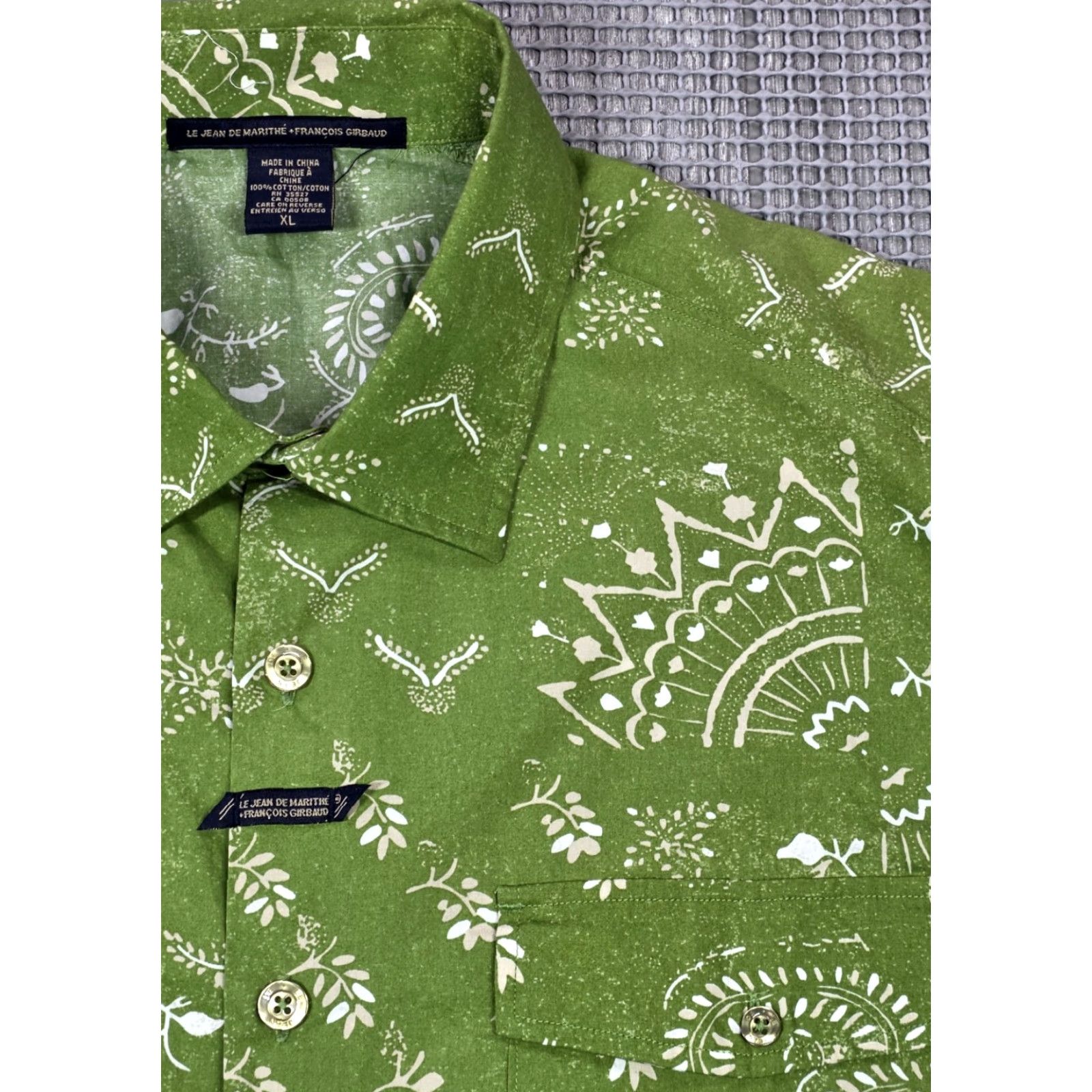 Vintage VINTAGE Marithe Francois Girbaud Button Up Shirt Men XL Tribal Green Short Sleeve Size US XL / EU 56 / 4 - 3 Thumbnail
