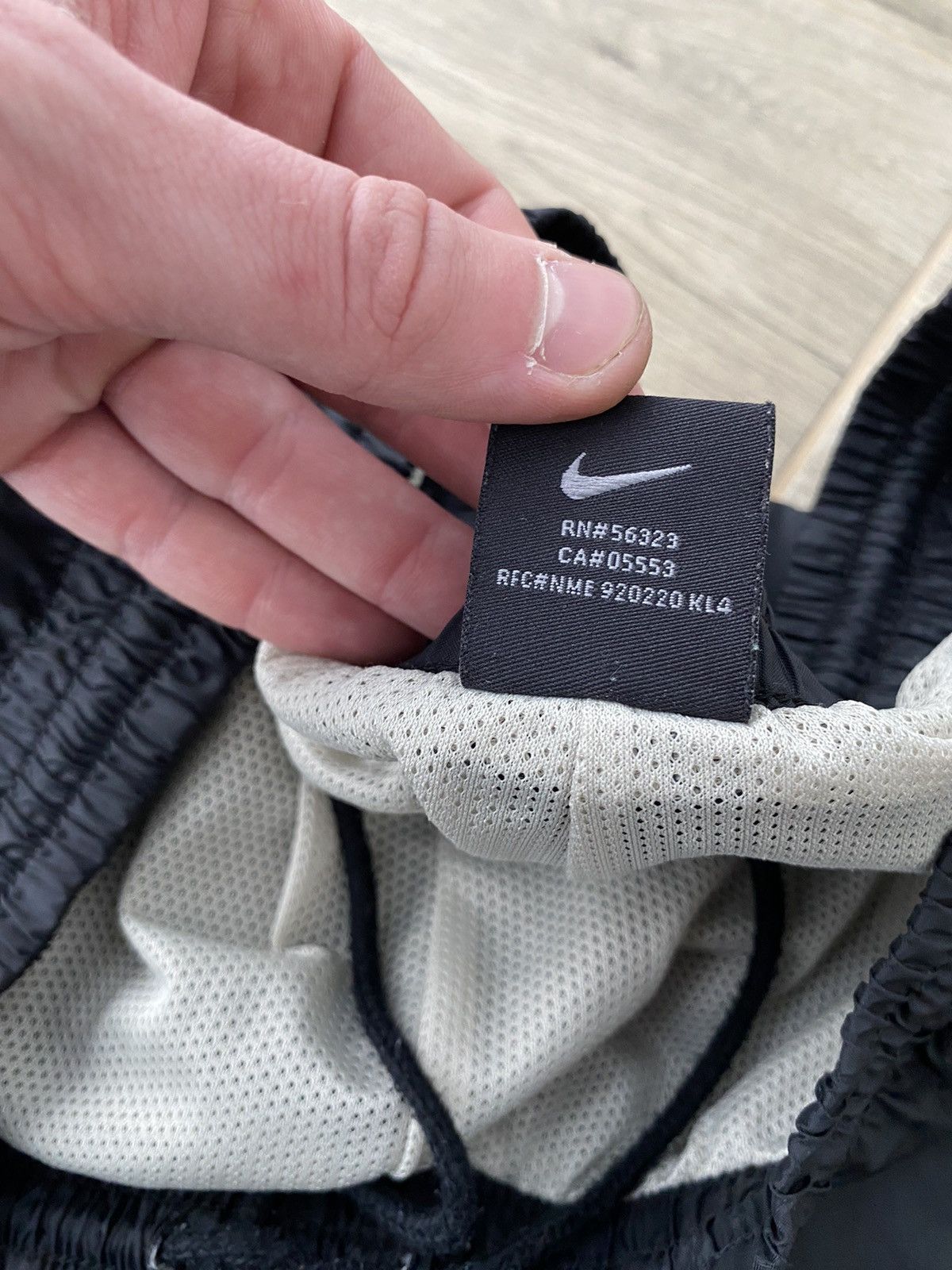 Nike Vintage Nike Nylon Baggy Sweatpants Size US 37 - 8 Thumbnail
