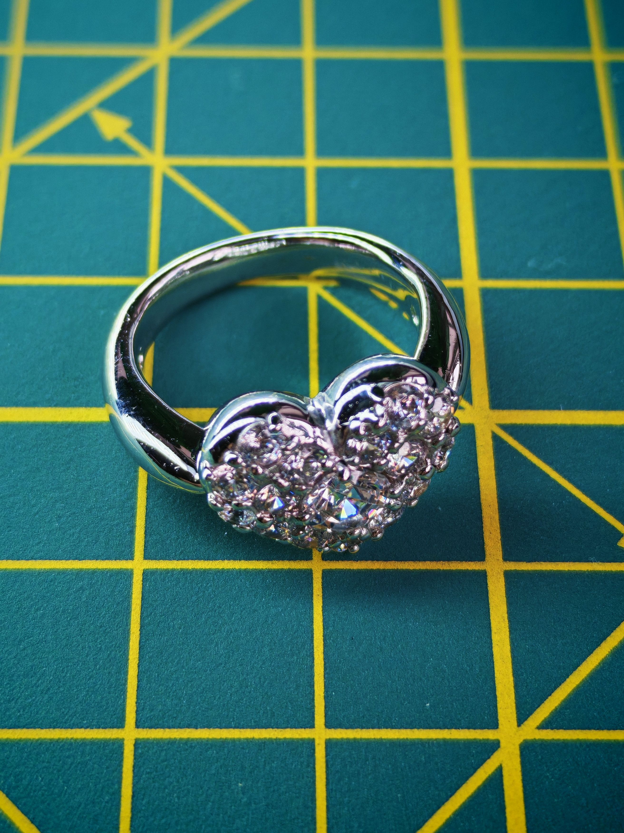 Other SILVER 925 MARKING SILVER RING WITH RINESTONE LIKE DIAMOND Size ONE SIZE - 2 Thumbnail