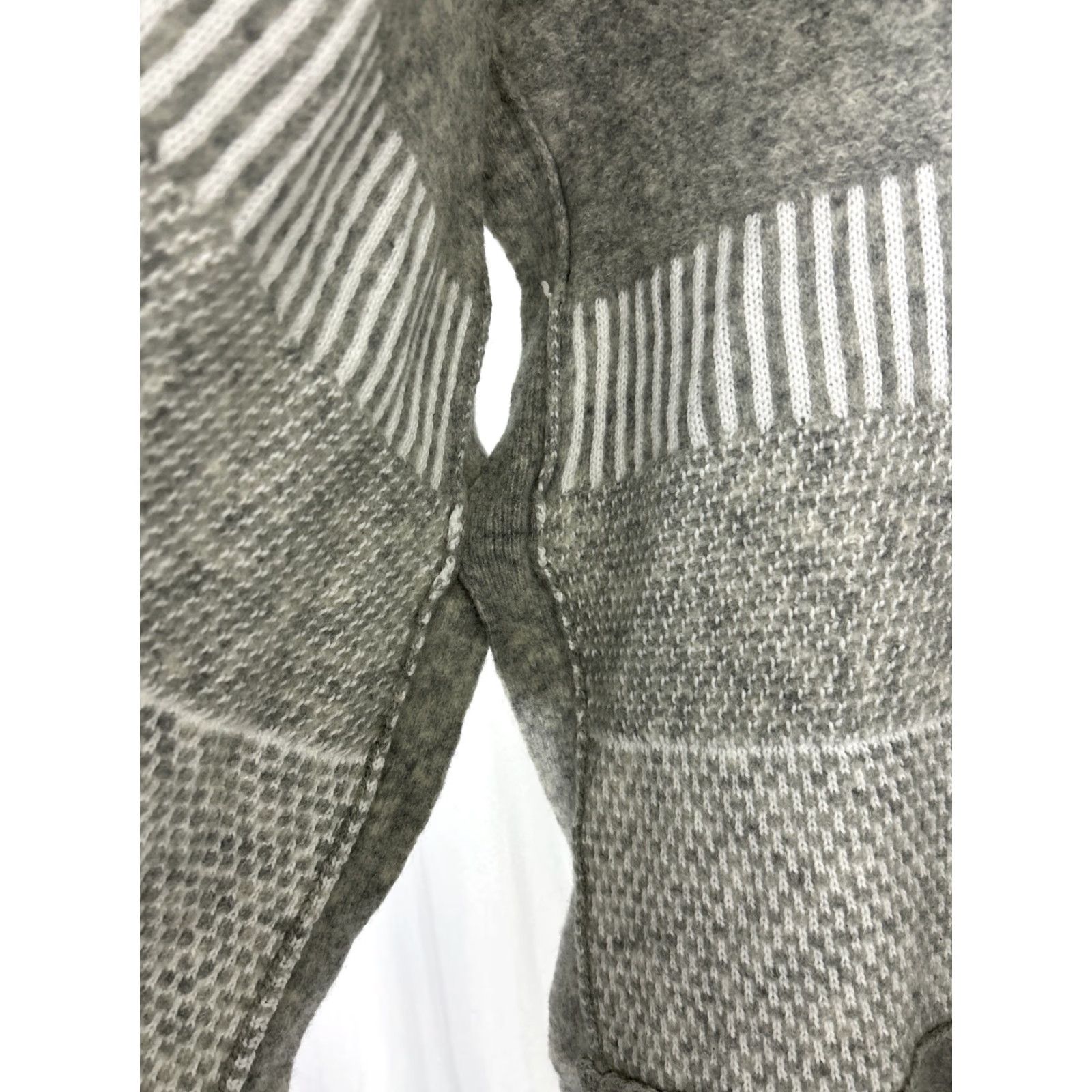 Banana Republic VINTAGE Banana Republic Womens XS/S Cardigan Poncho Gray White Merino Wool Striped Sweater Sleeveless XS Womens Size XS / US 0-2 / IT 36-38 - 6 Thumbnail