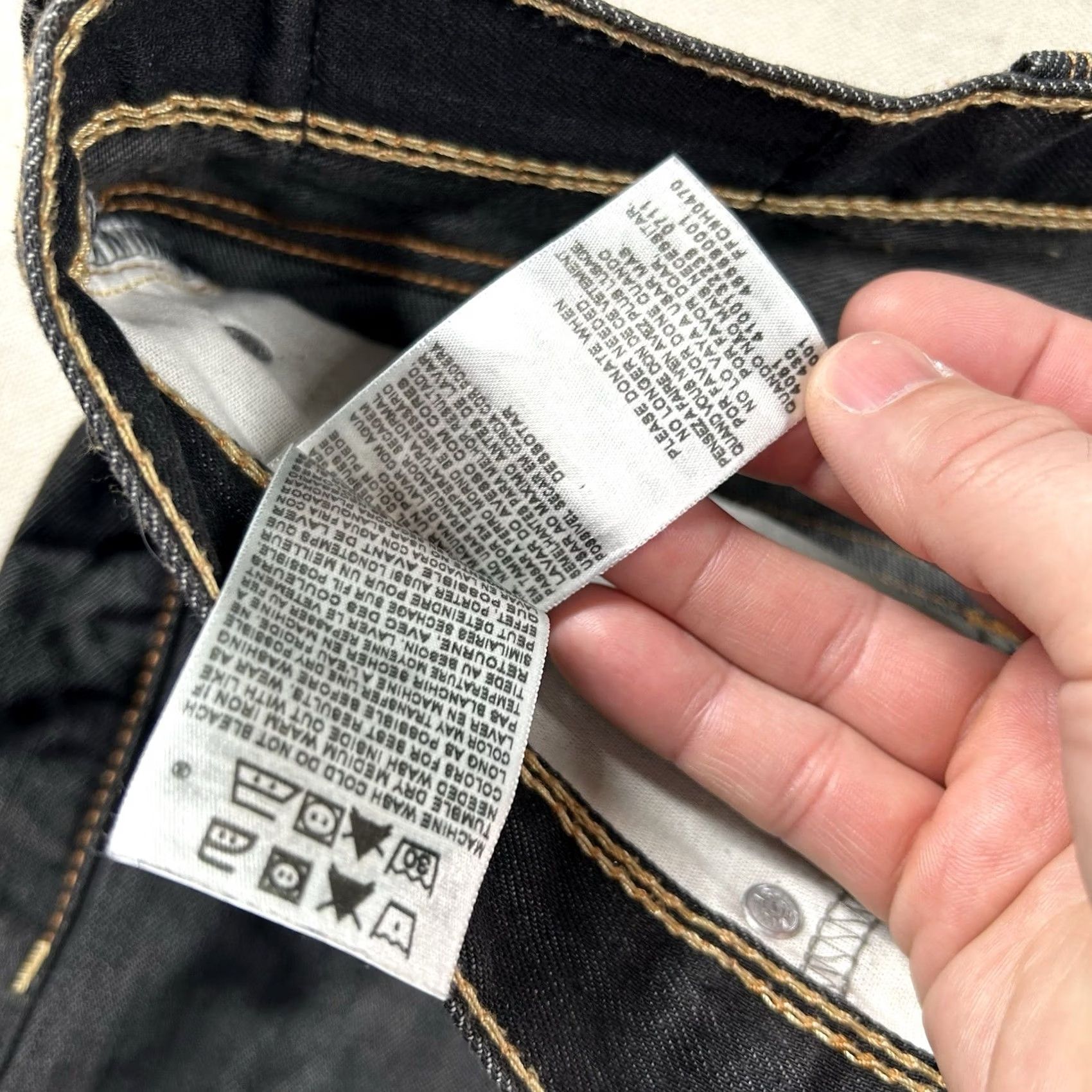 Levi's VINTAGE Levi's 569 Jeans Mens 38x30 Boot Cut Dark Wash Denim Classic Blue 5-Pocket Mens jeans measurements 31 inseam 42 waist 2000s style Boys? Size US 38 / EU 54 - 5 Thumbnail