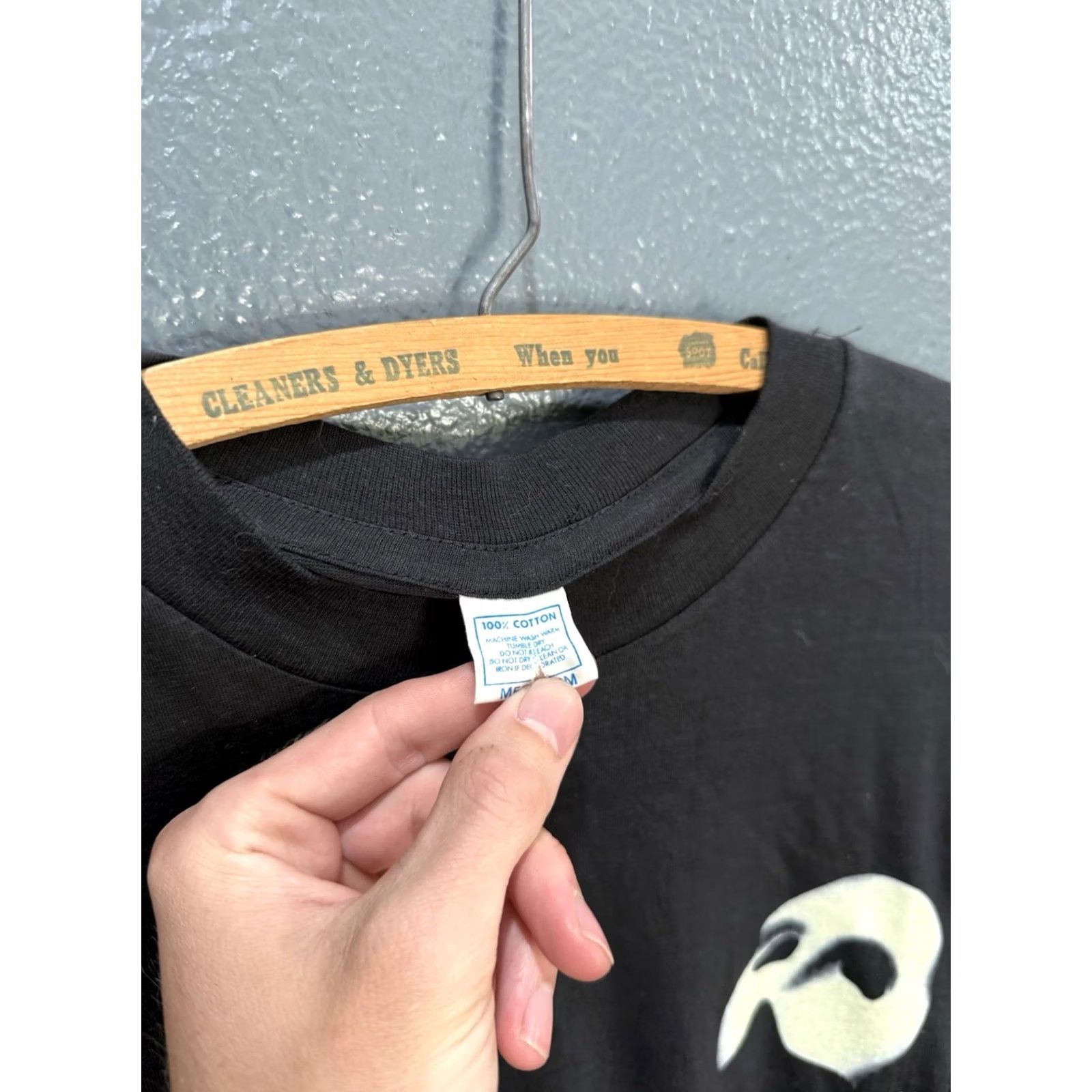 Vintage VINTAGE The Phantom Of The Opera London Theater Black Tee Medium Shirt Mens 80s Black M Size US M / EU 48-50 / 2 - 2 Thumbnail