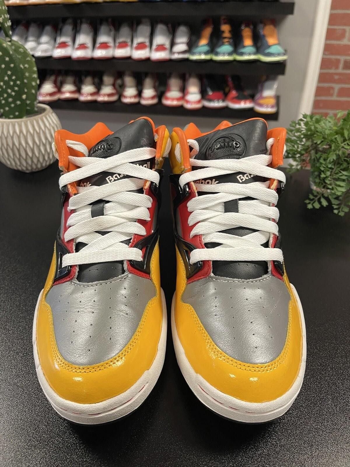 Reebok Size 8 - Reebok Omni Pump Voltron Rare Toy Collectible Size US 8 / EU 41 - 2 Thumbnail