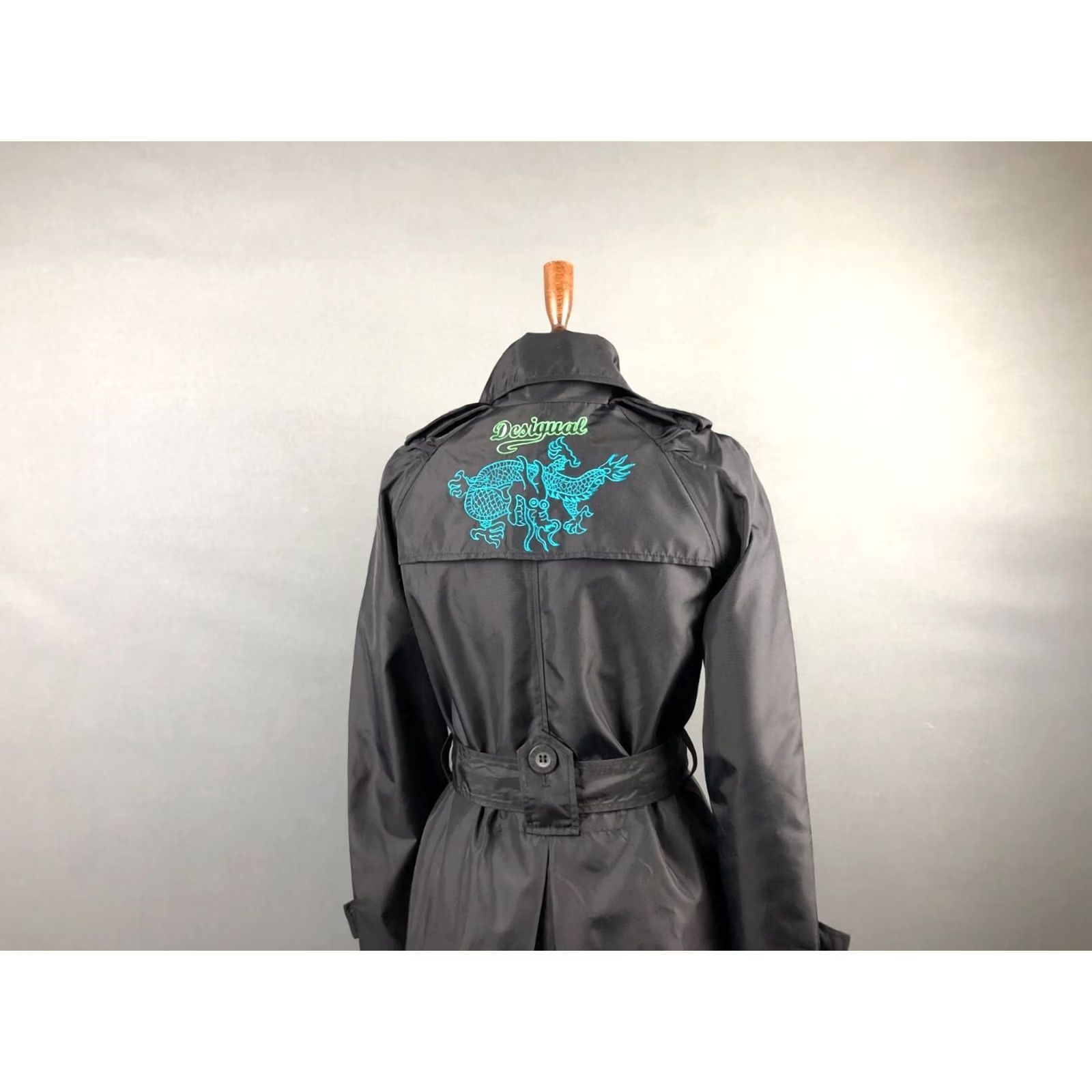 Desigual Desigual Women's Trench Coat Black Nylon Embroidered Belted Long Sleeve Patch Logo Buttoned Epaulettes Regular Size 38 Coat Women Size XS / US 0-2 / IT 36-38 - 4 Thumbnail
