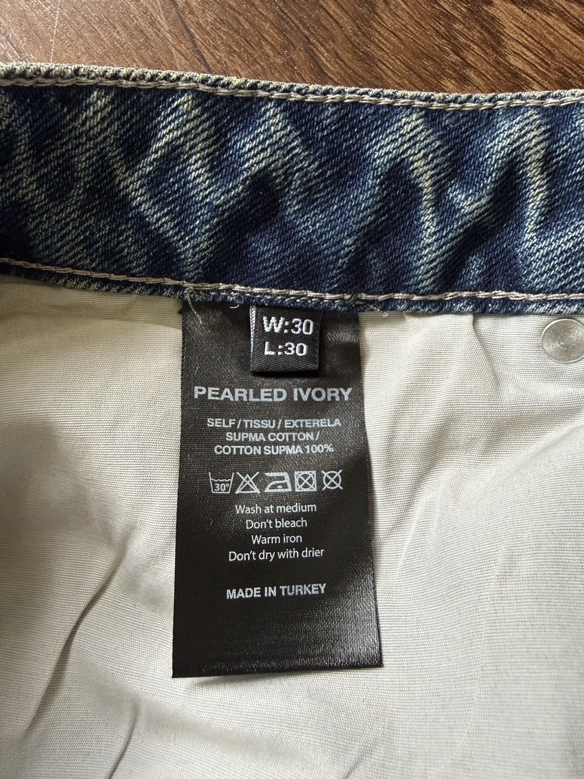 Pearled Ivory 1211 'SANDWASH' DENIM Size US 30 / EU 46 - 3 Thumbnail