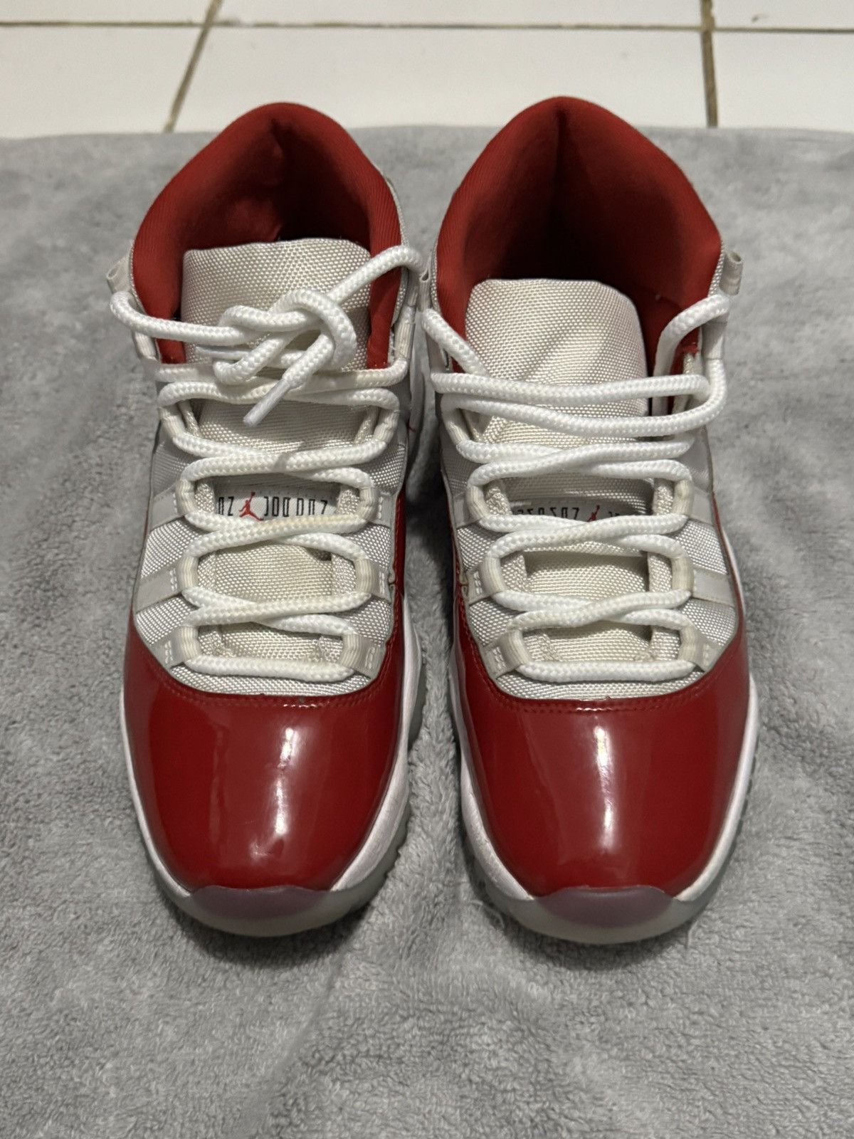 Nike Jordan 11 Cherry Red Size 8.5 Used No Box Size US 8.5 / EU 41-42 - 3 Thumbnail