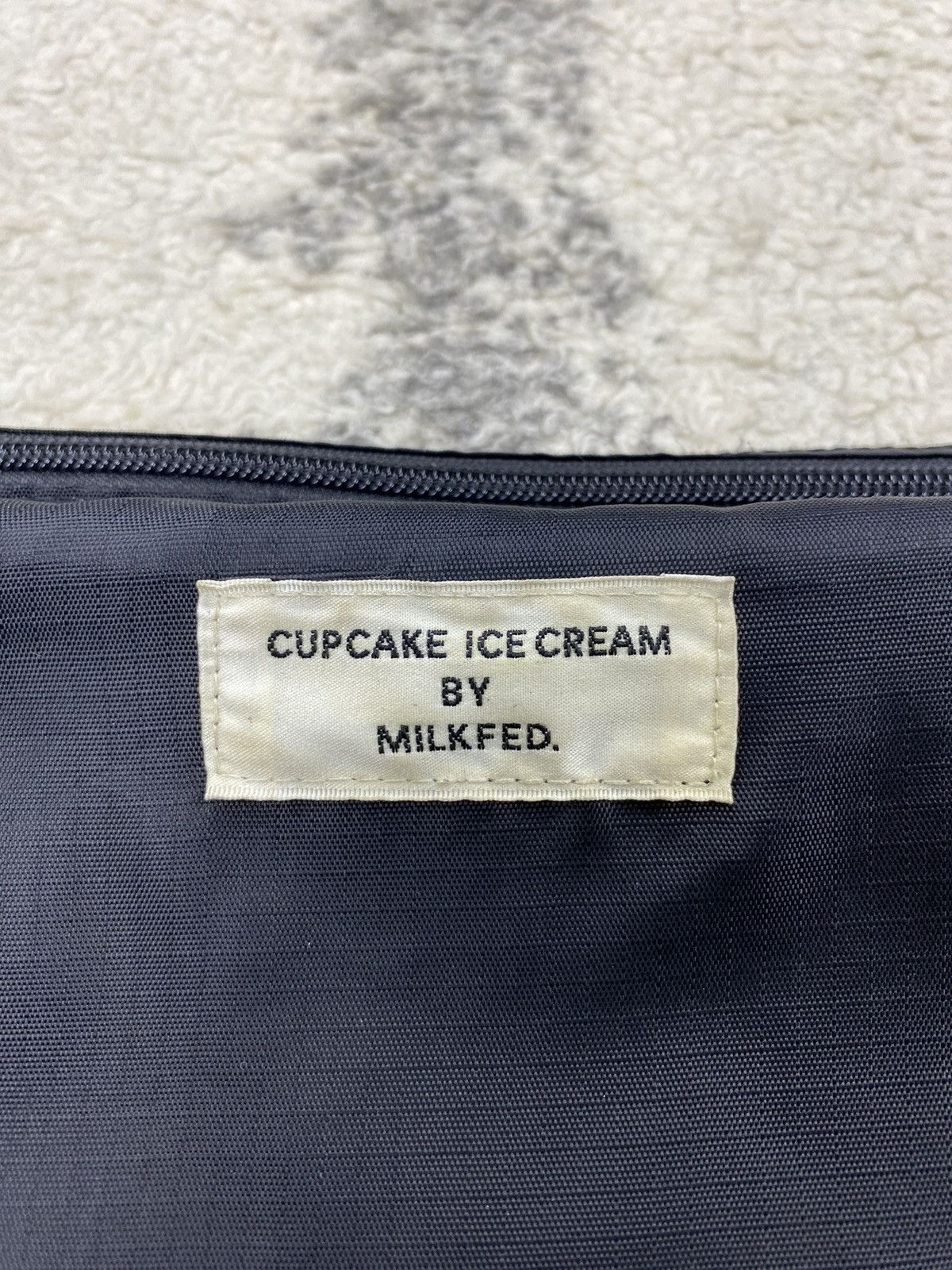 Icecream Milkfed x Cupcake Icecream Streetwear Crossbody Bag Size ONE SIZE - 7 Thumbnail