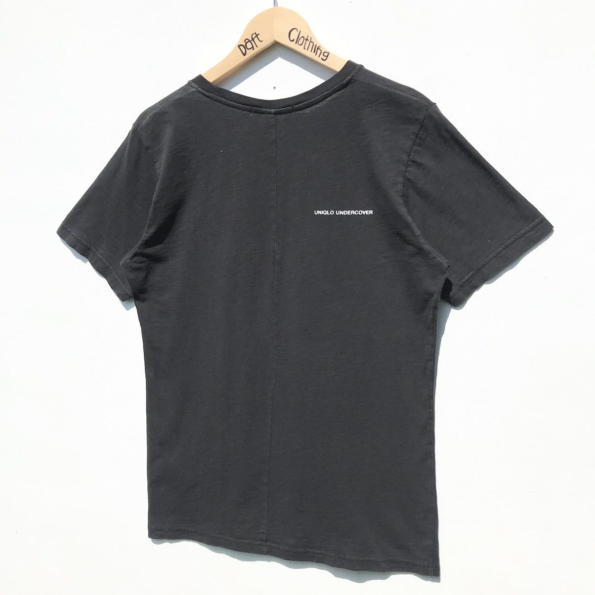 Undercover × Uniqlo Undercover X Uniqlo Snow White Tee Undercover SunFaded Size US M / EU 48-50 / 2 - 4 Thumbnail