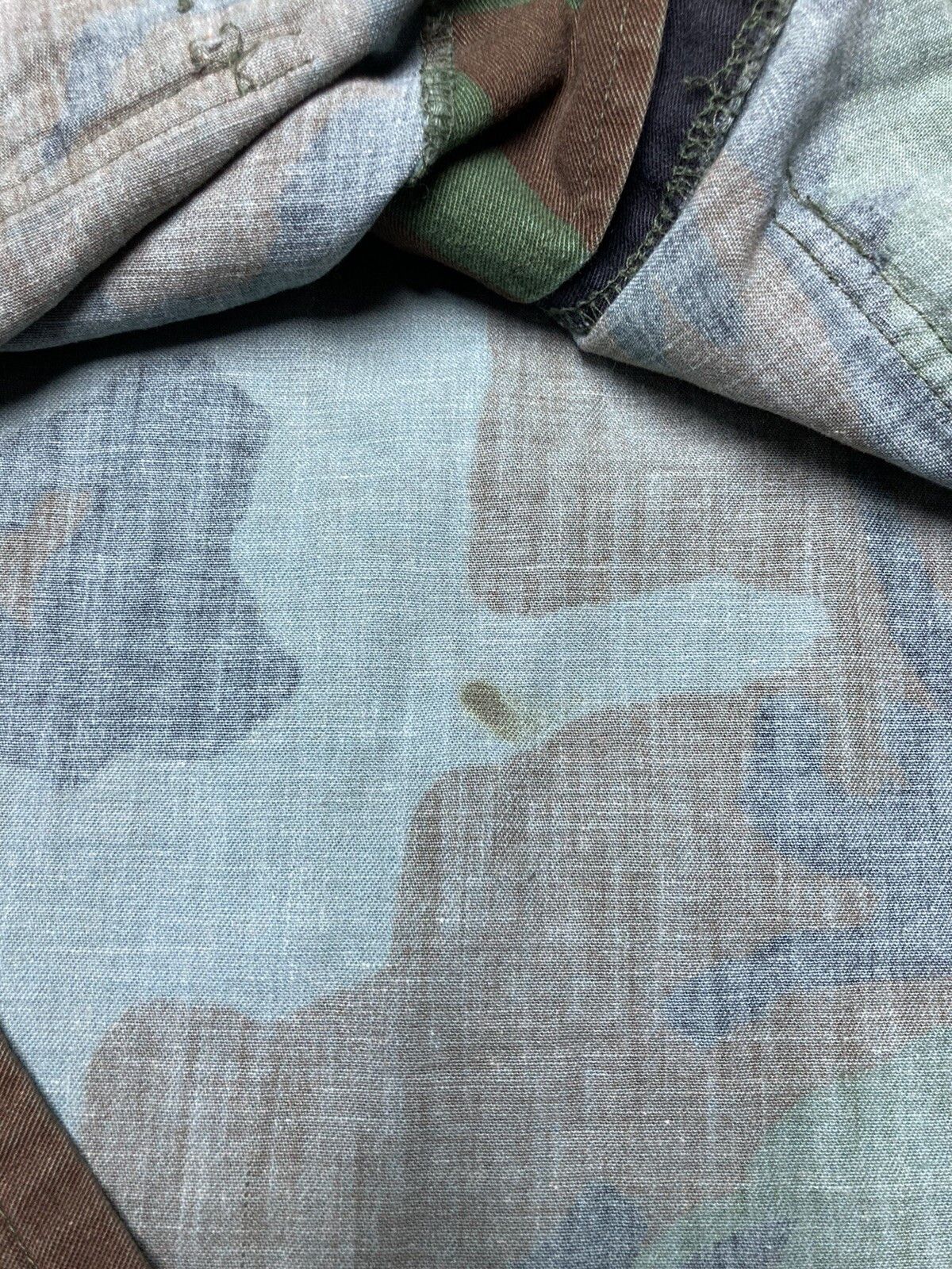Vintage 70s army OG-107 field shirt hidden buttons camo military M/L Size US M / EU 48-50 / 2 - 8 Thumbnail