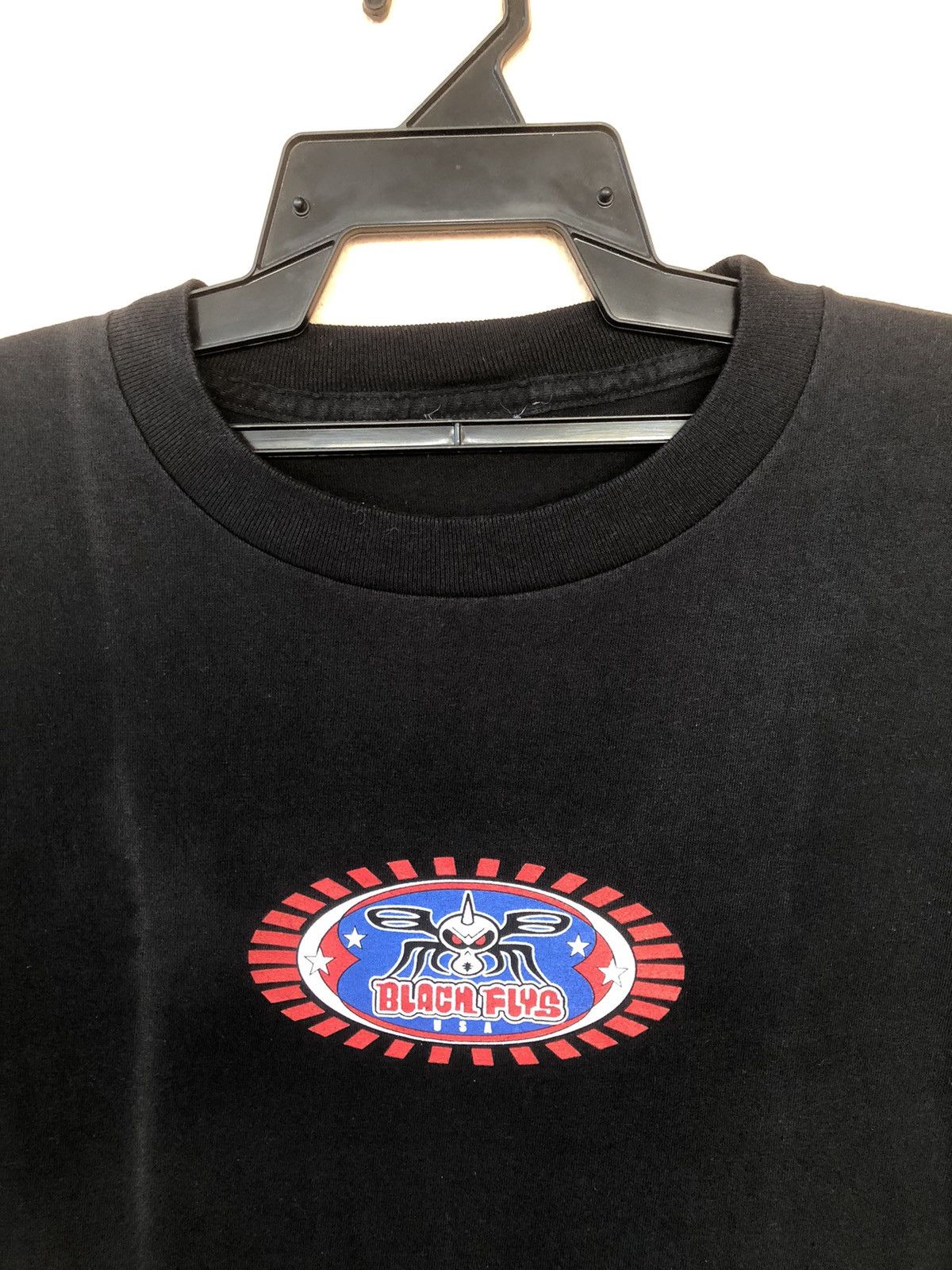 Vintage Vintage 90s BLACK FLYS Skateboard Tee Size US XL / EU 56 / 4 - 7 Thumbnail