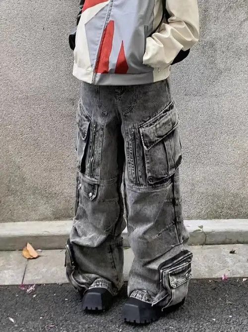 image of Vintage Workwear Multi-Pocket Draped Wide-Leg Jeans in Gray/Black, Men's (Size 32)
