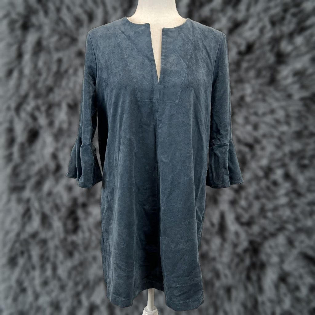 Bcbgmaxazria BCBGMAXAZRIA Faux Suede Dress Medium M Blue Bell Sleeve Short Shift Dress Sizing: Regular Women’s GUC Blue/Gray Bell Sleeves Size M / US 6-8 / IT 42-44 - 1 Thumbnail