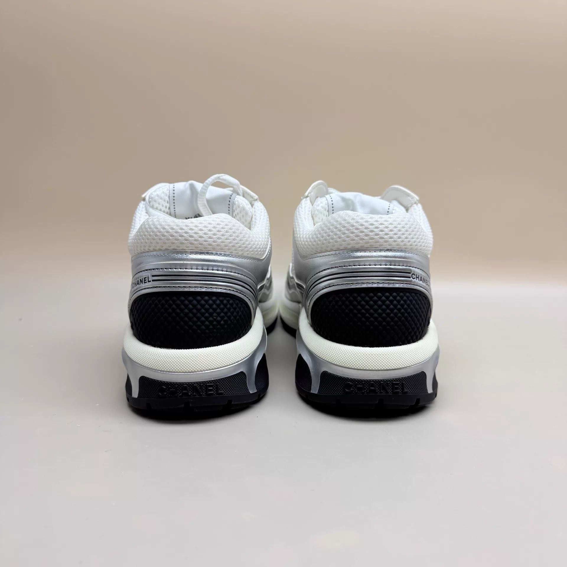 Chanel CHANEL Silver Horn King Double C Sneaker 38 Size US 7.5 / IT 37.5 - 3 Thumbnail