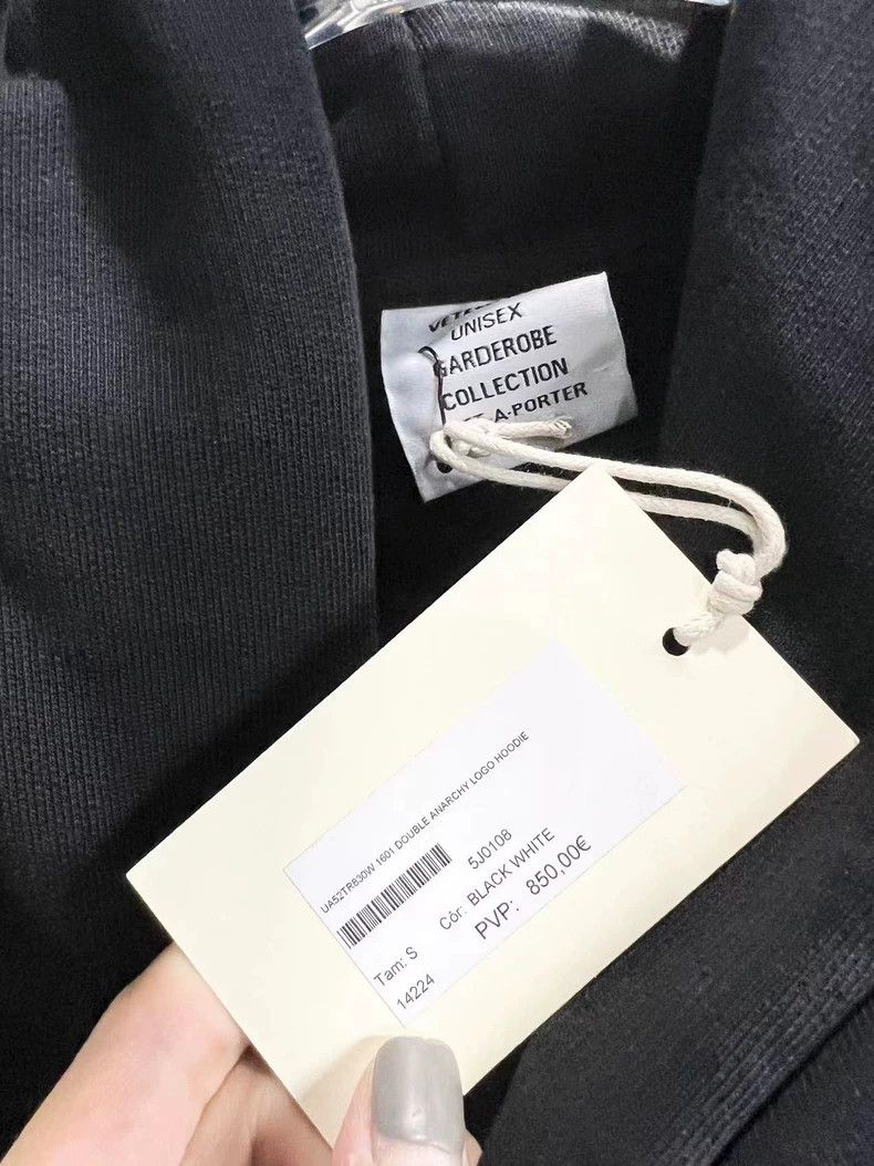 Vetements Vetements 21FW Black Logo Print Oversized Hooded Sweatshir Size US S / EU 44-46 / 1 - 3 Thumbnail