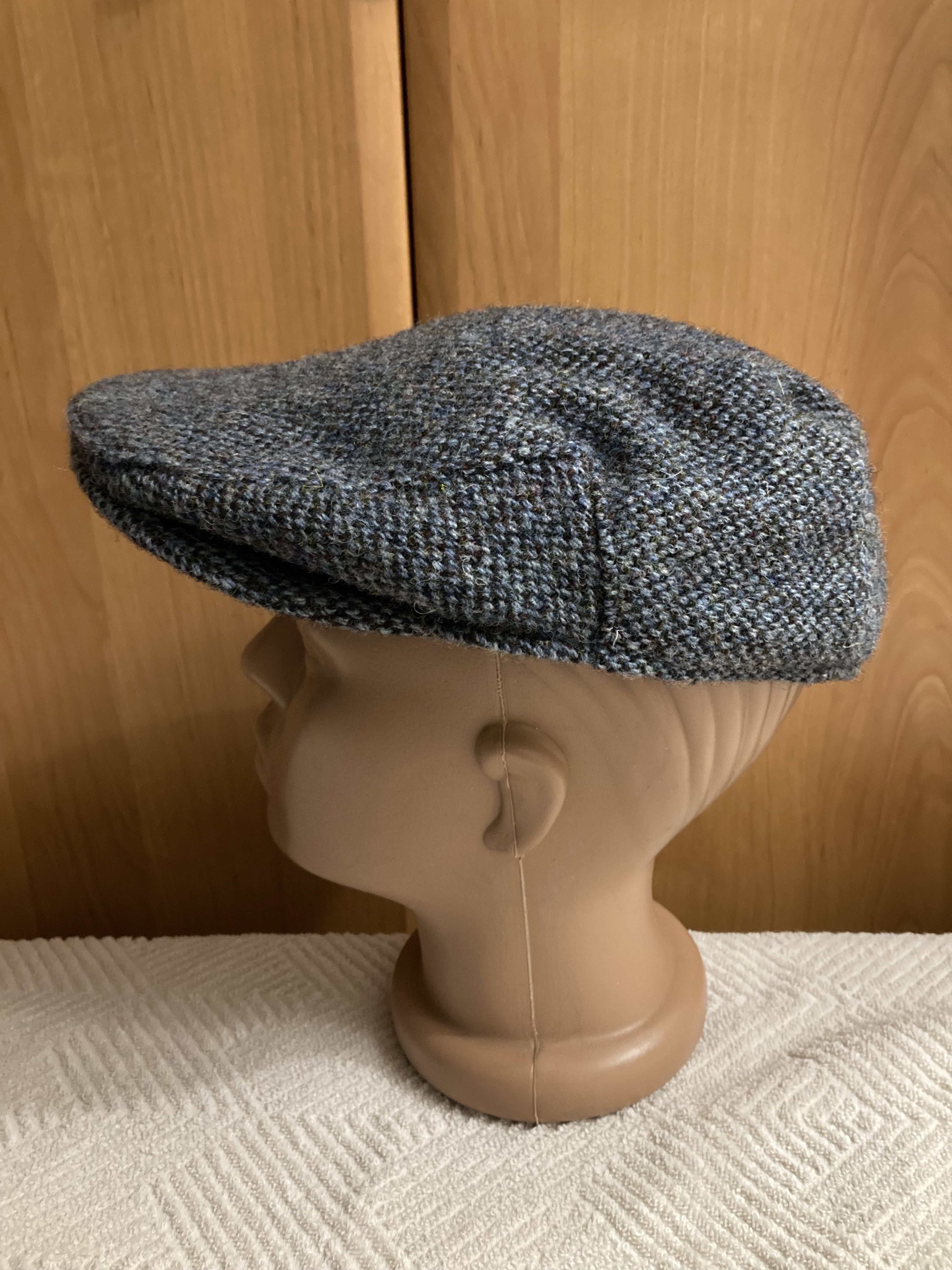 Handmade × Harris Tweed Handwoven Authentic Harris Tweed Men's Flat Cap Size ONE SIZE - 1 Thumbnail