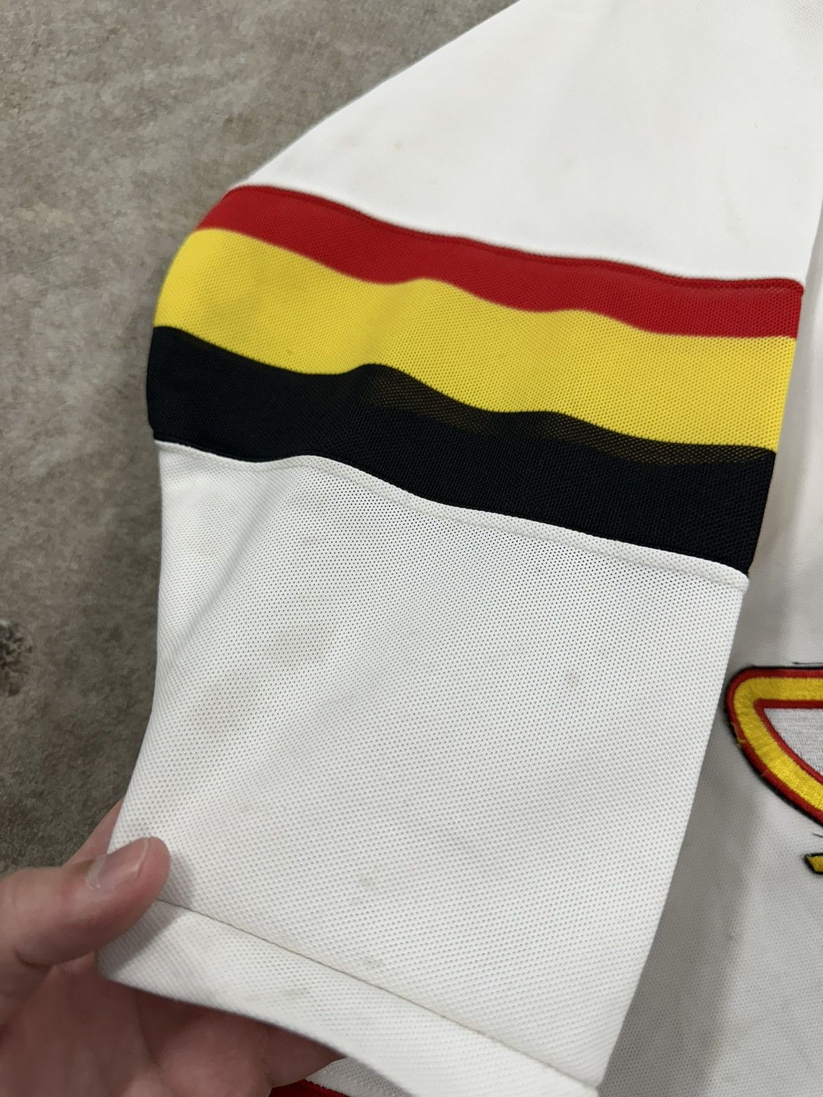 Ccm Vintage 90s CCM Vancouver Canucks Flying Skate Jersey Size US XS / EU 42 / 0 - 5 Thumbnail