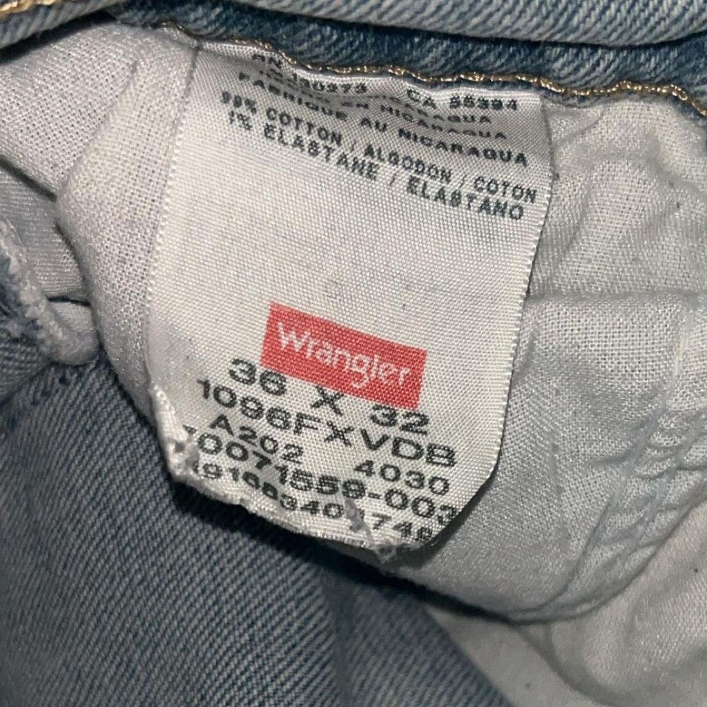 Wrangler Wrangler denim jeans they have paint stains work jeans Size US 36 / EU 52 - 2 Thumbnail