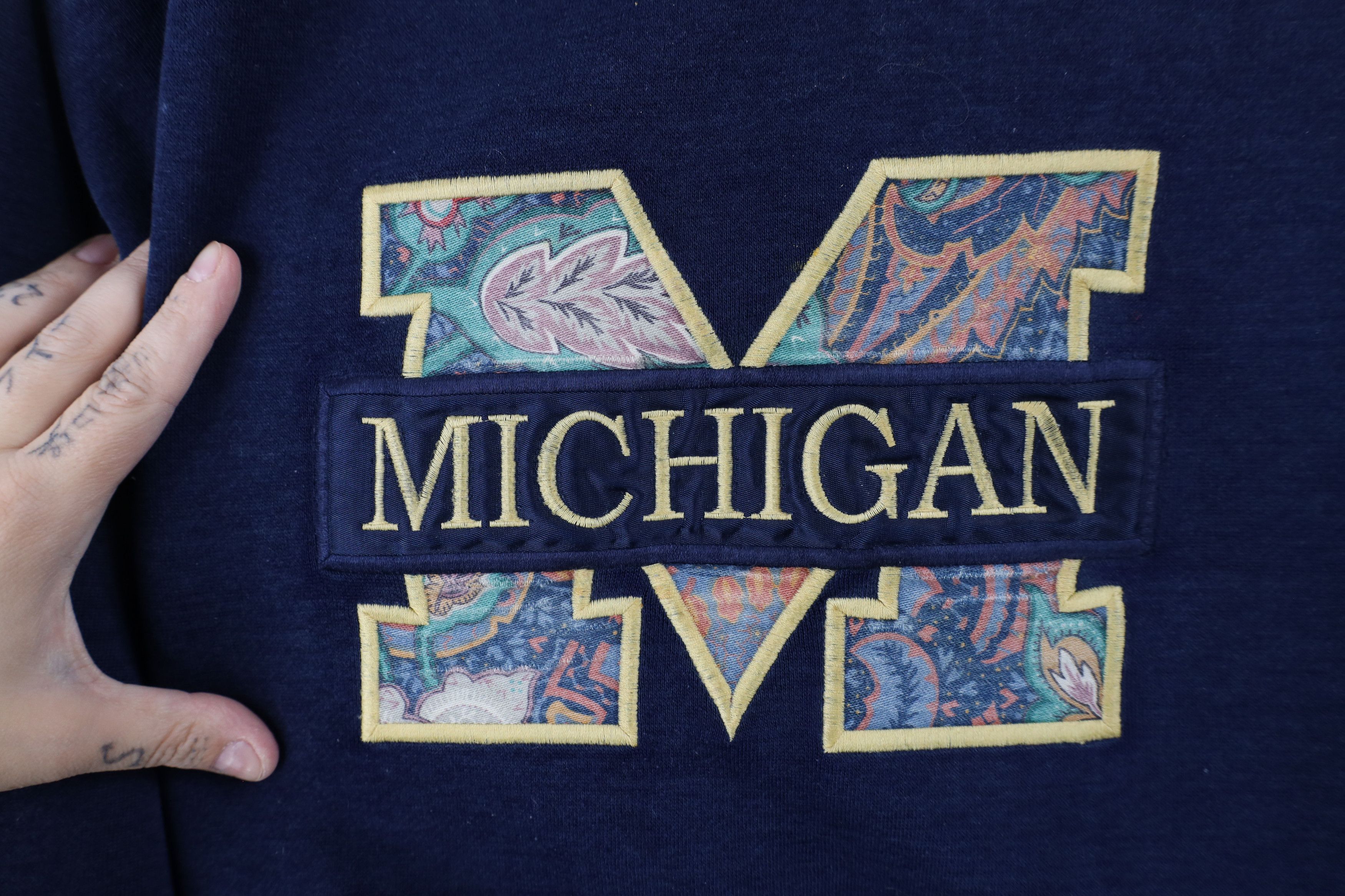 Vintage Vintage 90s Block M University of Michigan Sweatshirt Size L / US 10 / IT 46 - 4 Thumbnail