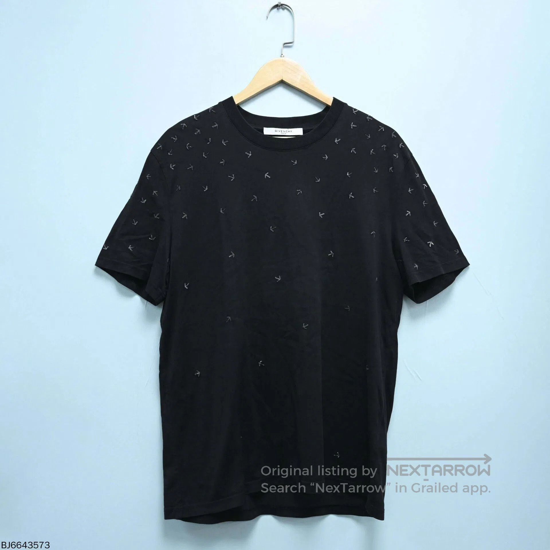 Givenchy black short sleeve arrow print t-shirt XL. Size US XL / EU 56 / 4 - 1 Thumbnail