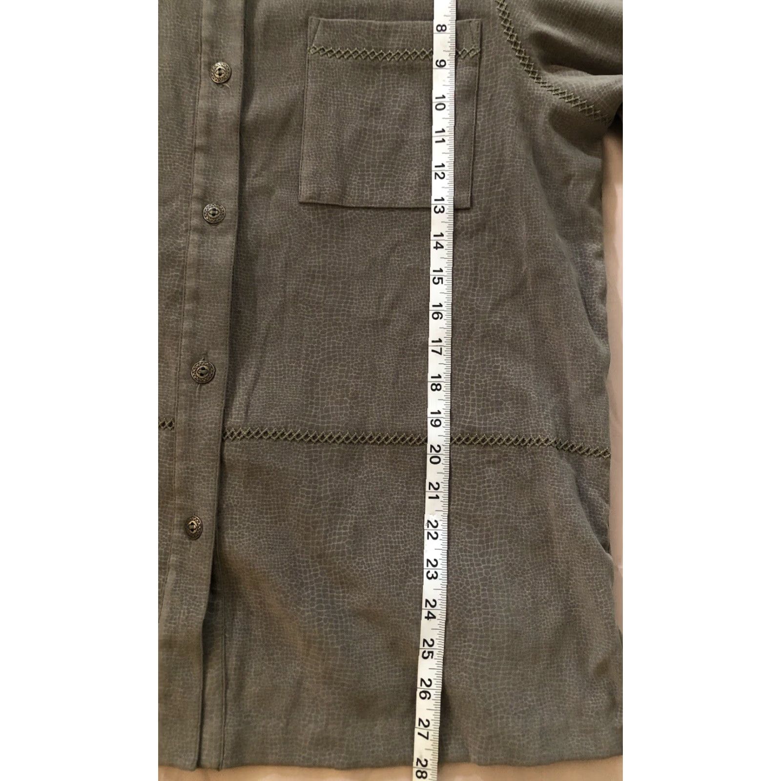 Vintage VINTAGE Alfred Dunner Top Green Snake Microsuede Embroidered Crochet Pocket XL Women Button-Up Long Sleeve Casual Workwear 10 green Y2K Size XL / US 12-14 / IT 48-50 - 6 Thumbnail