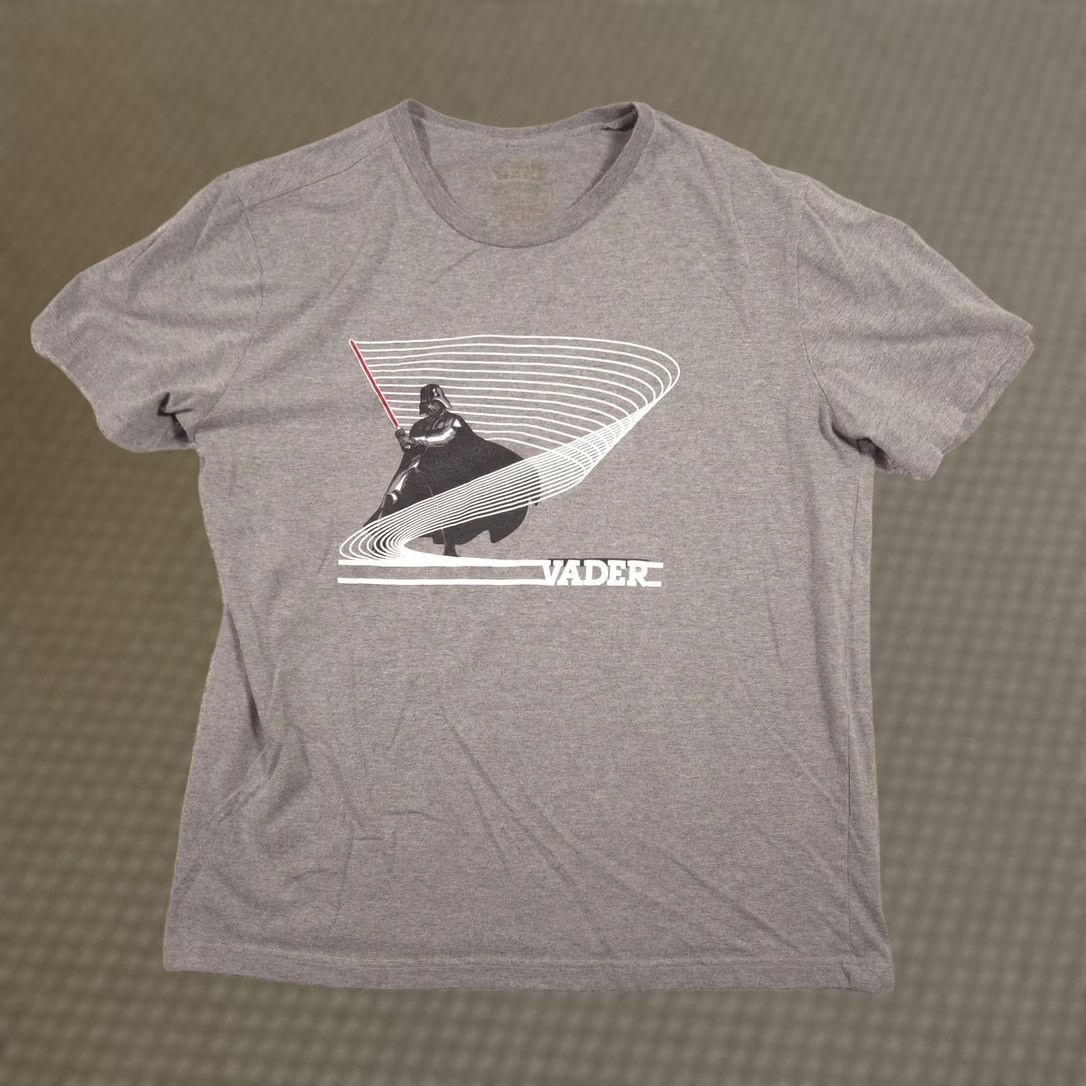 Star Wars Star Wars Shirt Mens Large Gray Darth Vader Lightsaber Graphic Tee Sci-Fi Size US L / EU 52-54 / 3 - 1 Thumbnail
