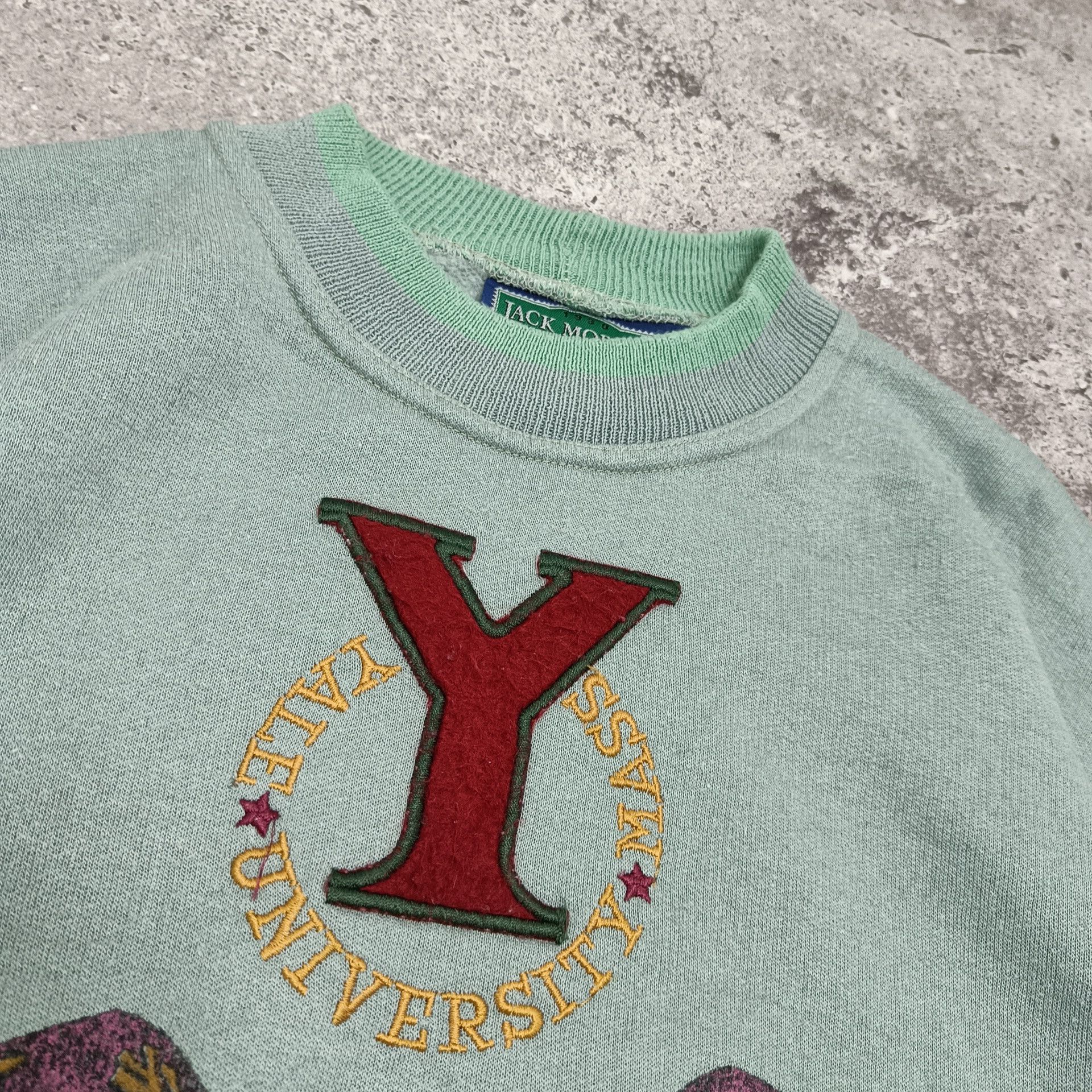 Vintage VINTAGE YALE UNIVERSITY SWEATSHIRT XL PULLOVER Size US XL / EU 56 / 4 - 3 Thumbnail