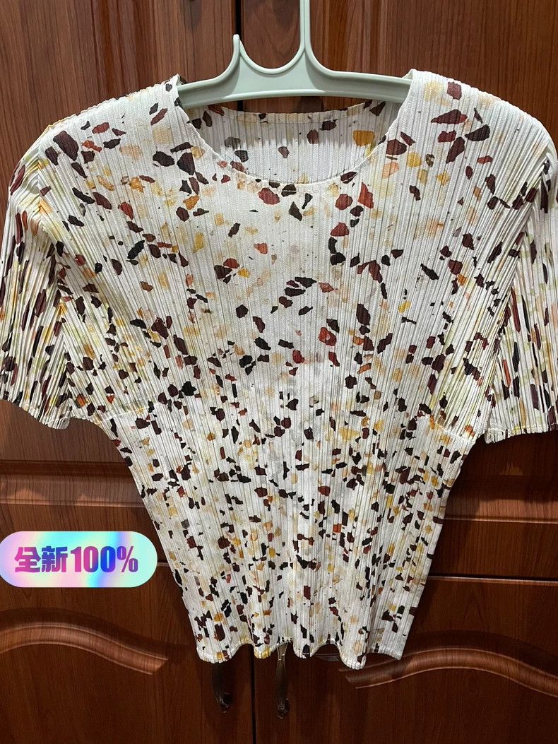 Issey Miyake Issey Miyake size:3 White floral pleated T-shirt Size S / US 4 / IT 40 - 1 Thumbnail