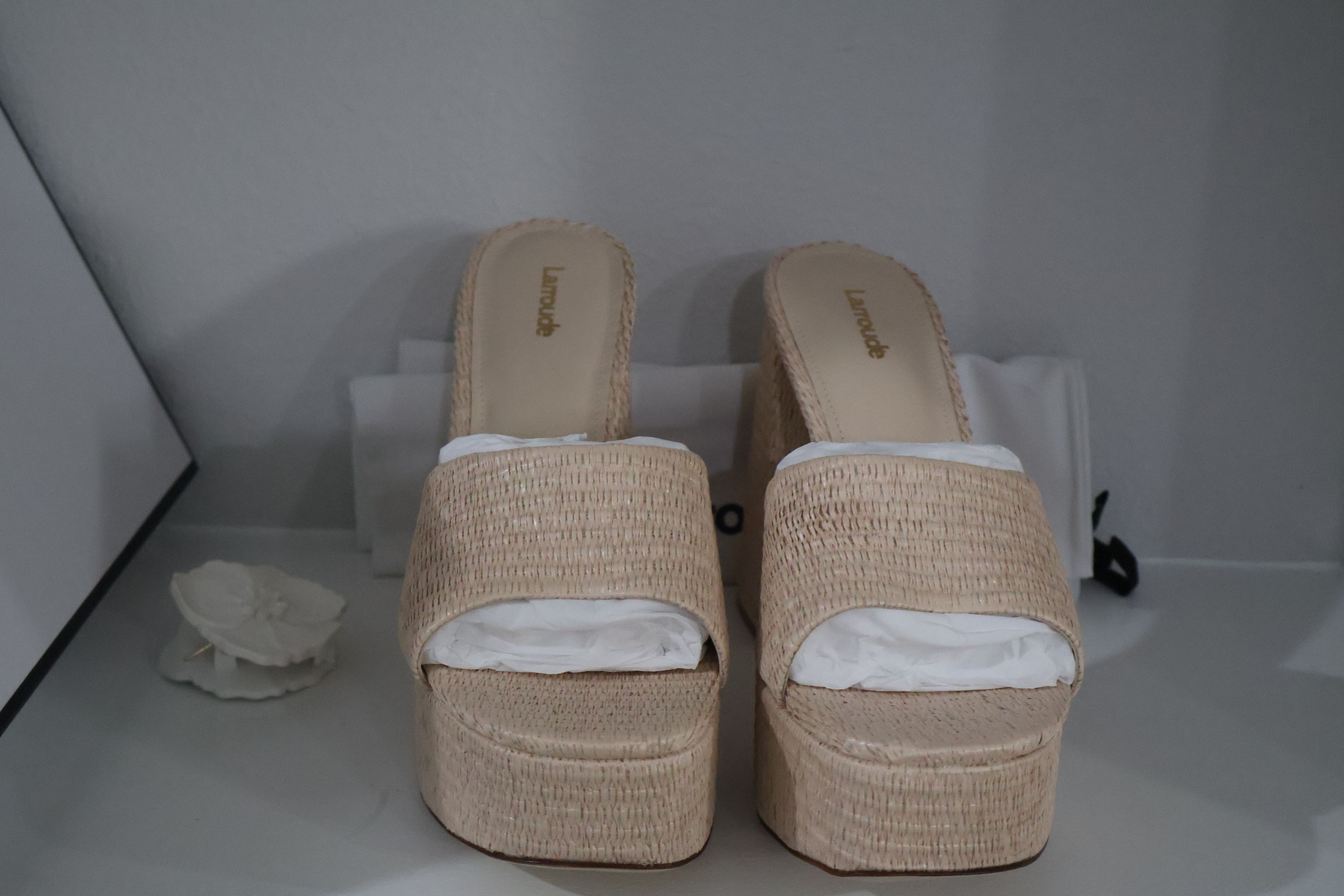 Larroude Larroude Dolly Heeled Mules Neutral Woven Open Toe Neutral Size US 10 / IT 40 - 3 Thumbnail