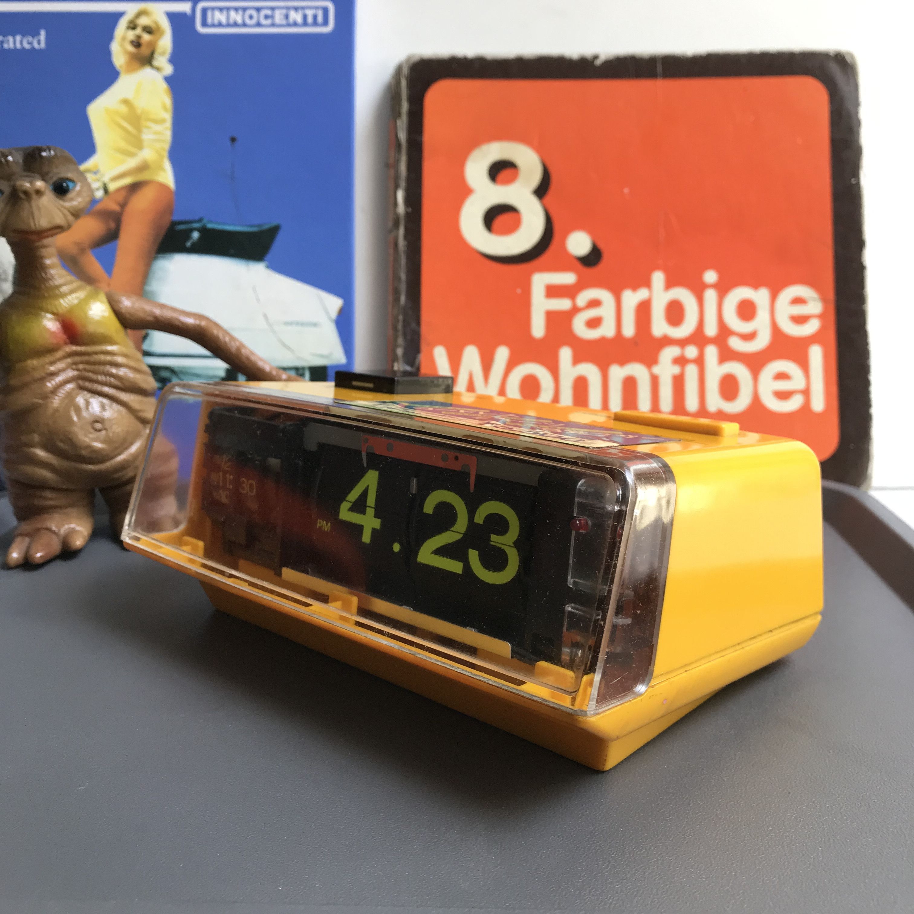 Vintage Vintage Hitachi Flip Clock flip flop clock Table Clock Size ONE SIZE - 3 Thumbnail