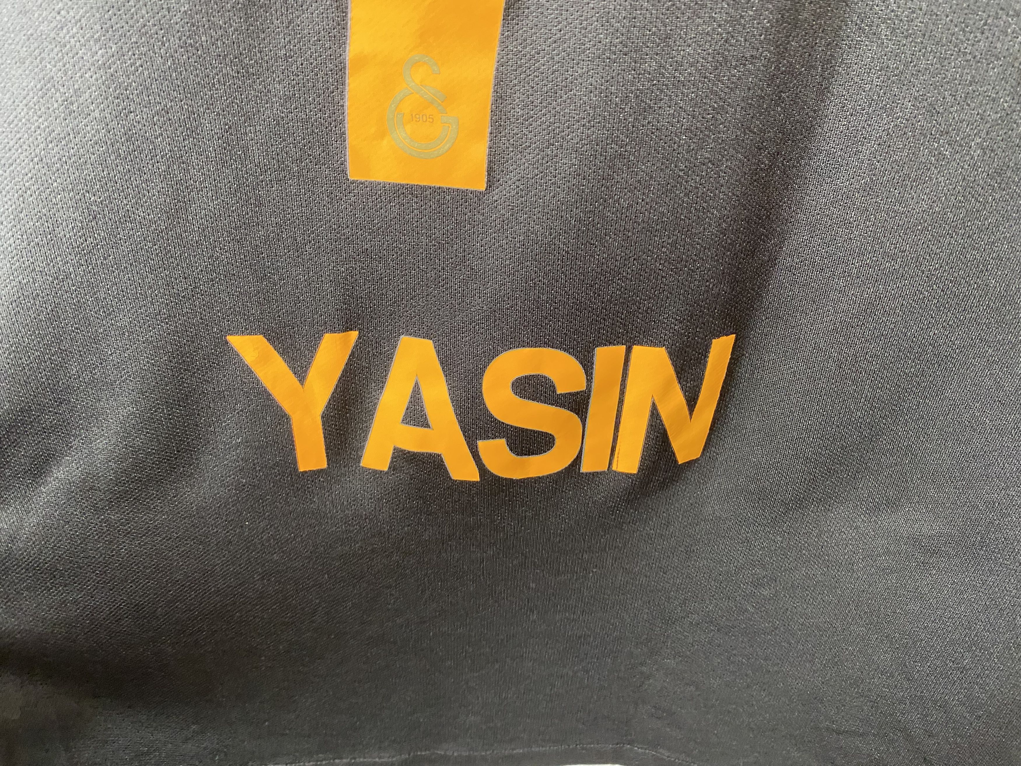 Nike YASIN #7 GALATASARAY 2015 AWAY FOOTBALL SHIRT SOCCER JERSEY Size US M / EU 48-50 / 2 - 3 Thumbnail