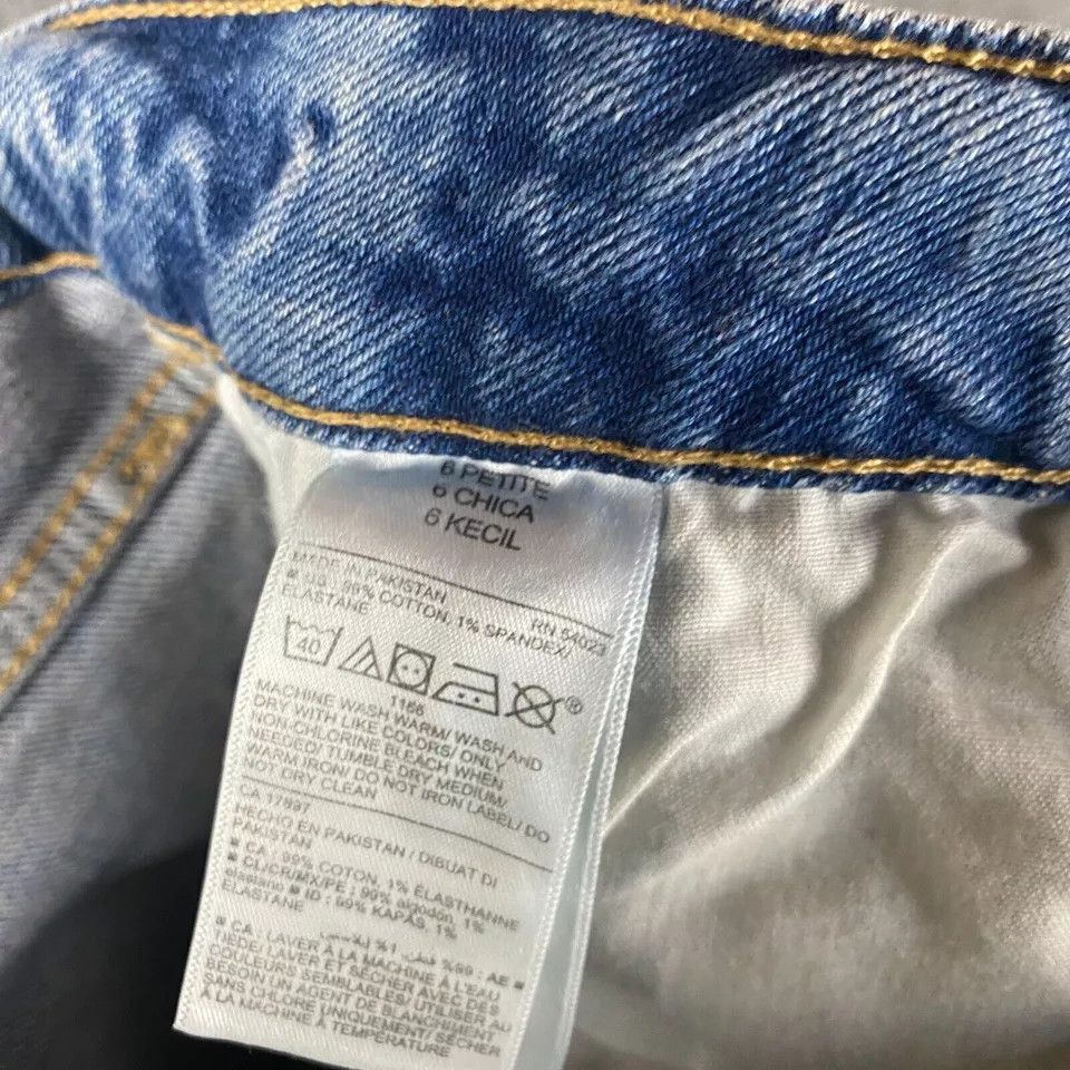 Old Navy Old Navy Jeans Women's Size 6 Petite Curvy O.G. Straight Size 28" / US 6 / IT 42 - 8 Thumbnail