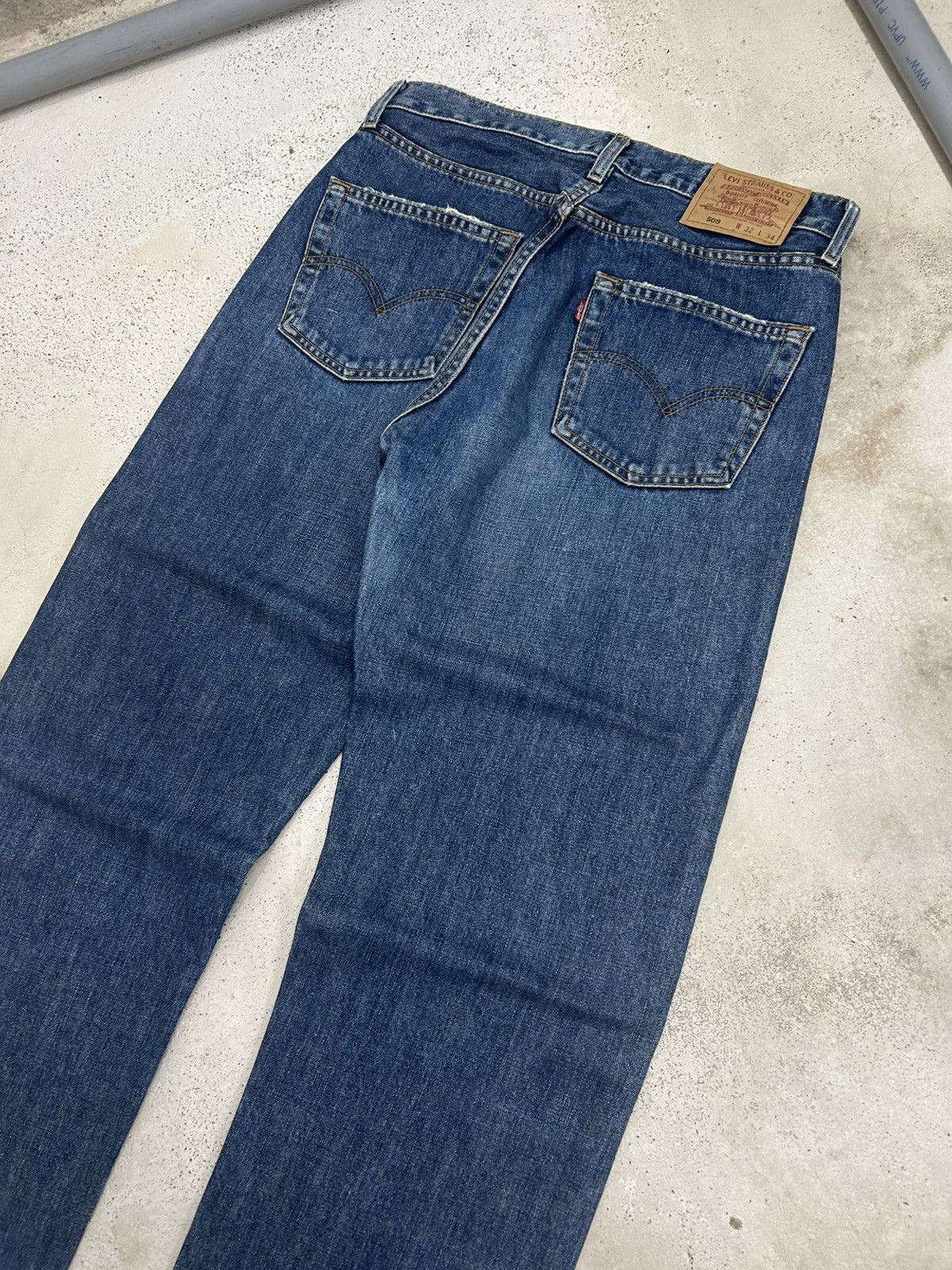 Levi's Vintage Clothing Levis 509 button fly distressed baggy Size US 31 - 10 Thumbnail