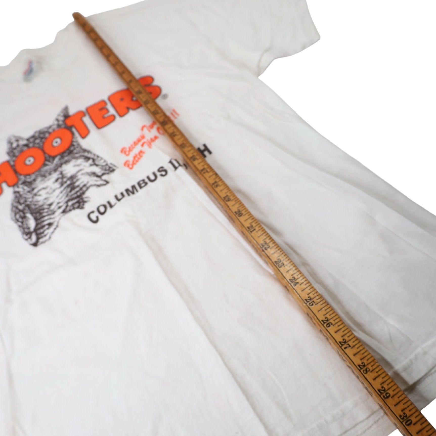 Vintage VINTAGE Hooters Restaurant Mens Large Graphic T Shirt White Size US L / EU 52-54 / 3 - 7 Thumbnail