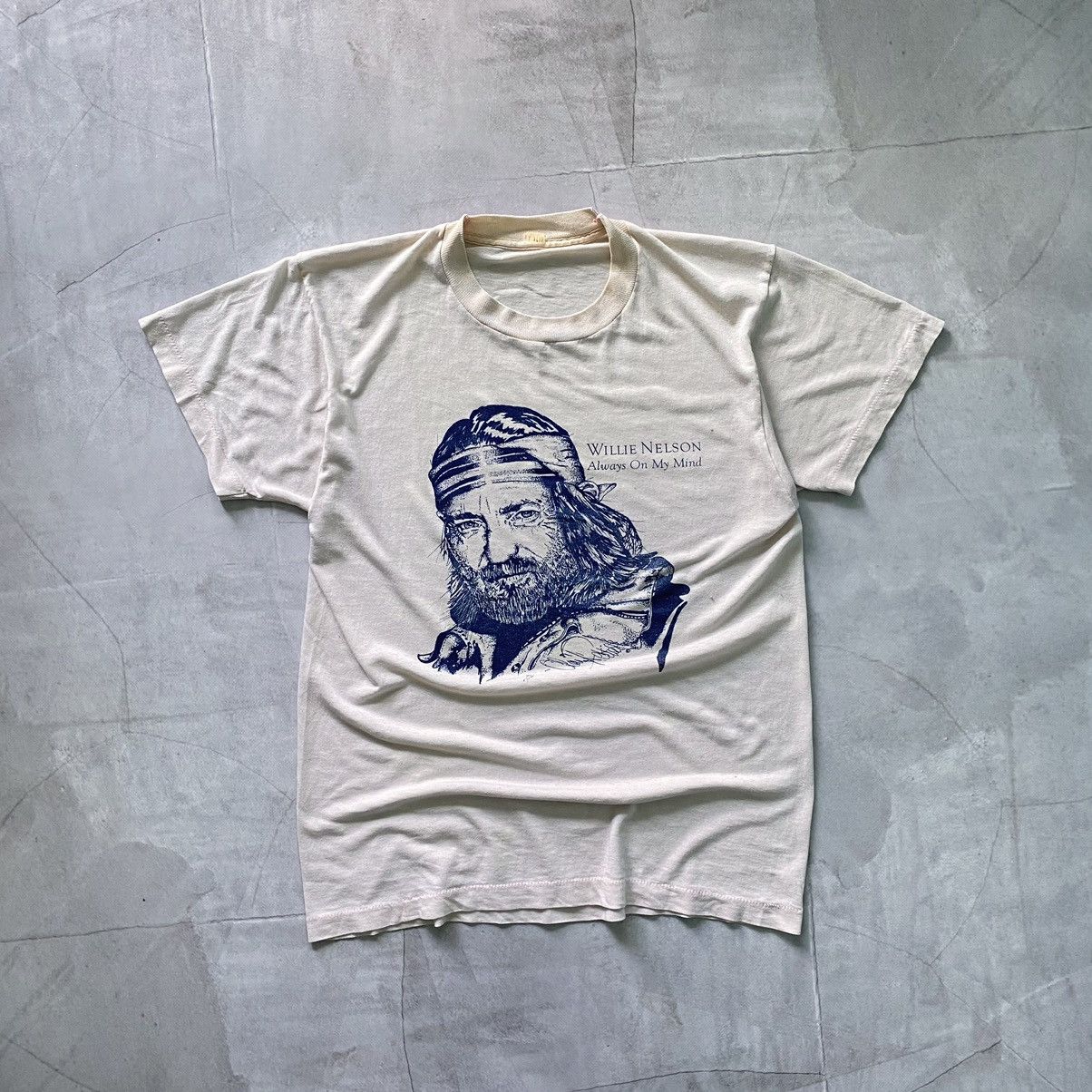 Band Tees 1982 Willie Nelson Promo Album Always On My Mind T-shirt Size US M / EU 48-50 / 2 - 1 Thumbnail