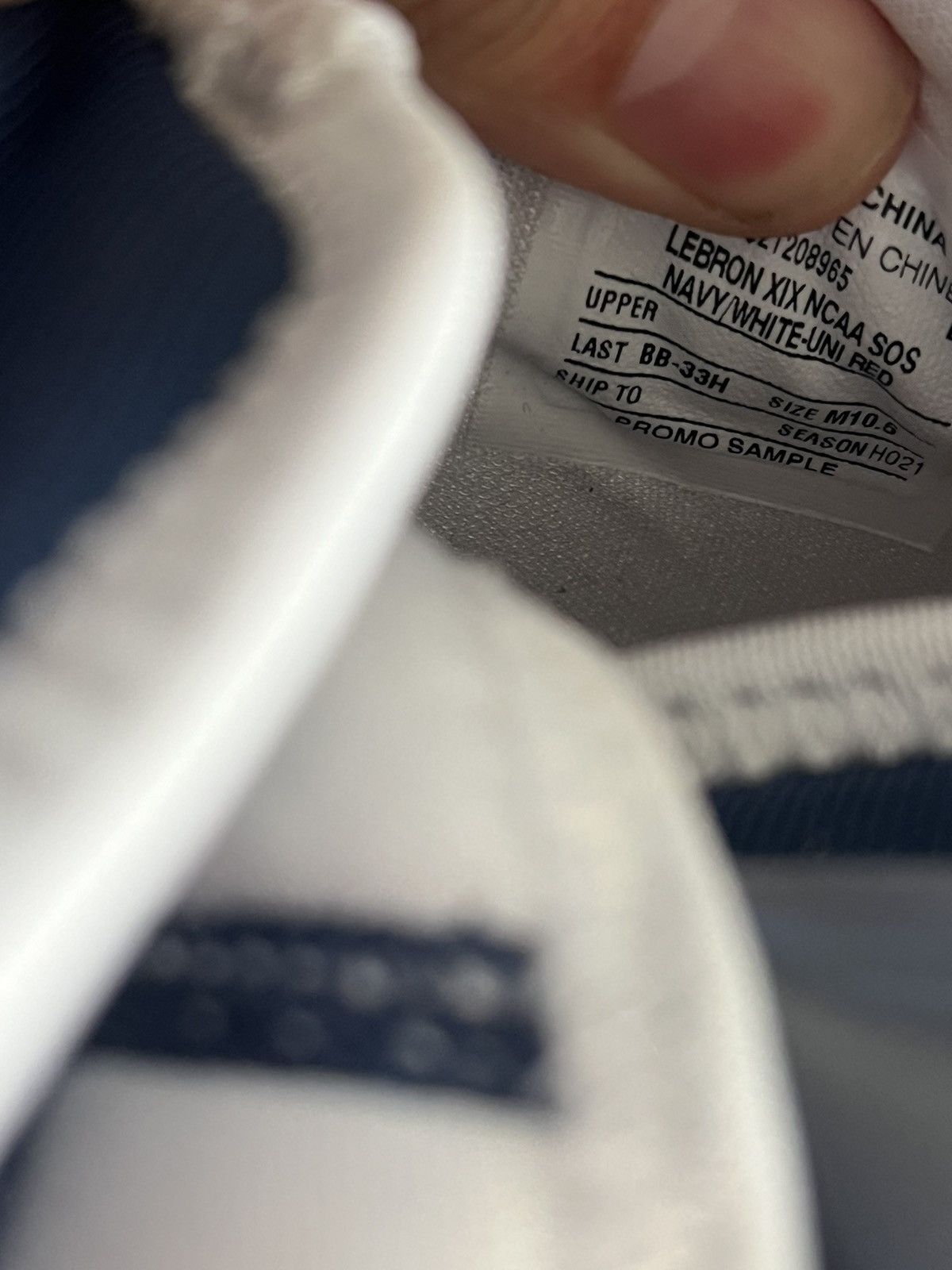 Nike Lebron 19: UCONN Huskies Away PE Size US 10.5 / EU 43-44 - 13 Thumbnail