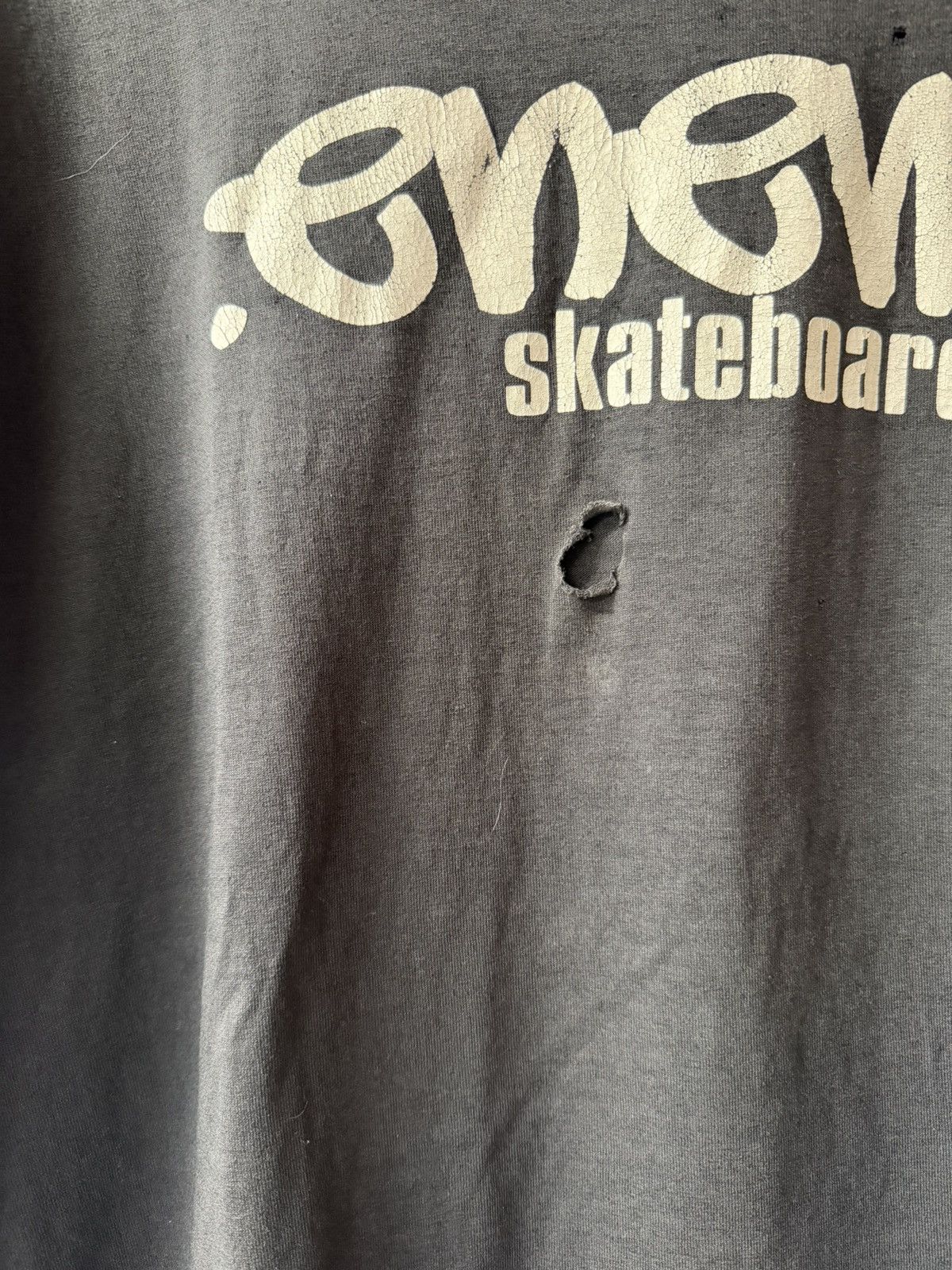 Vintage Vintage 2000s Faded Enemy Skateboards Tee Size US L / EU 52-54 / 3 - 3 Thumbnail