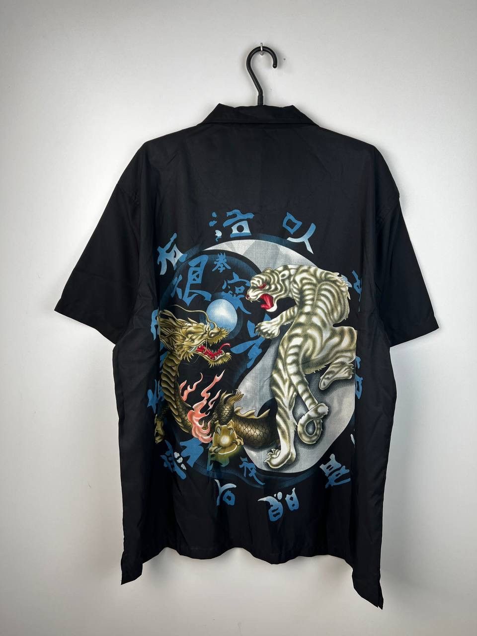 Vintage Dragon Tiger Crazy vintage shirts size XXL Size US XXL / EU 58 / 5 - 2 Thumbnail