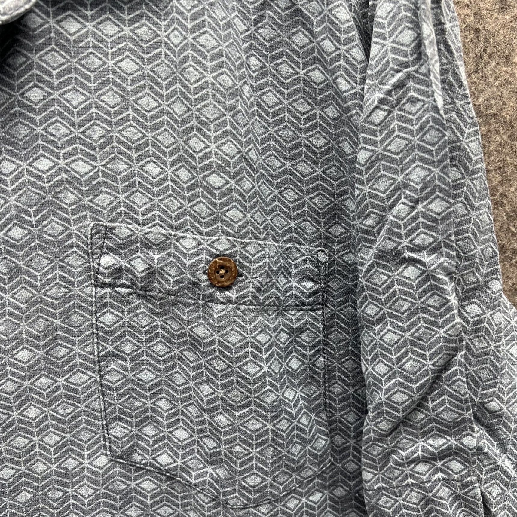 Tommy Bahama Tommy Bahama Polo Shirt Men XXL Blue Geometric Silk Button-Down Casual Preppy Shirt Size US XXL / EU 58 / 5 - 4 Thumbnail