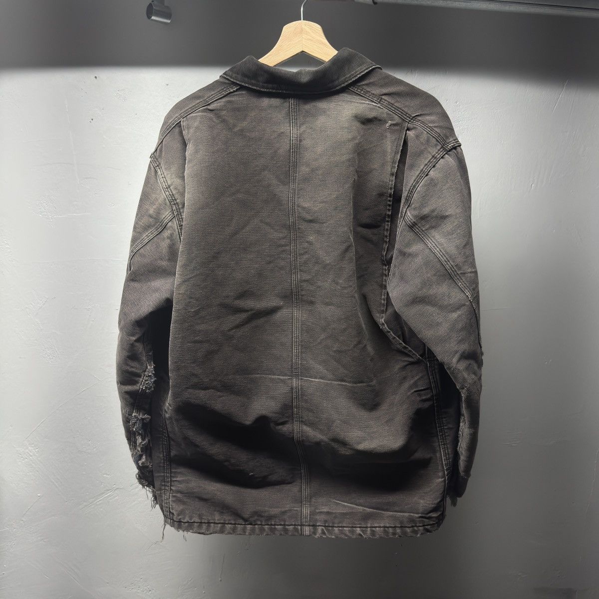 Carhartt 90s Carhartt Faded Thrashed Distressed Chore Coat ERD Grunge Size US L / EU 52-54 / 3 - 2 Thumbnail
