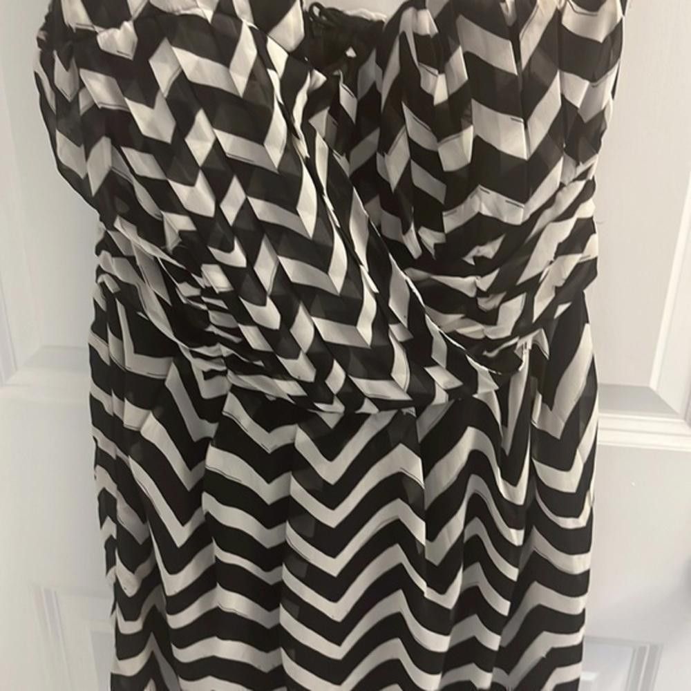 H&M H and M zig zag formal dress Size M / US 6-8 / IT 42-44 - 3 Thumbnail