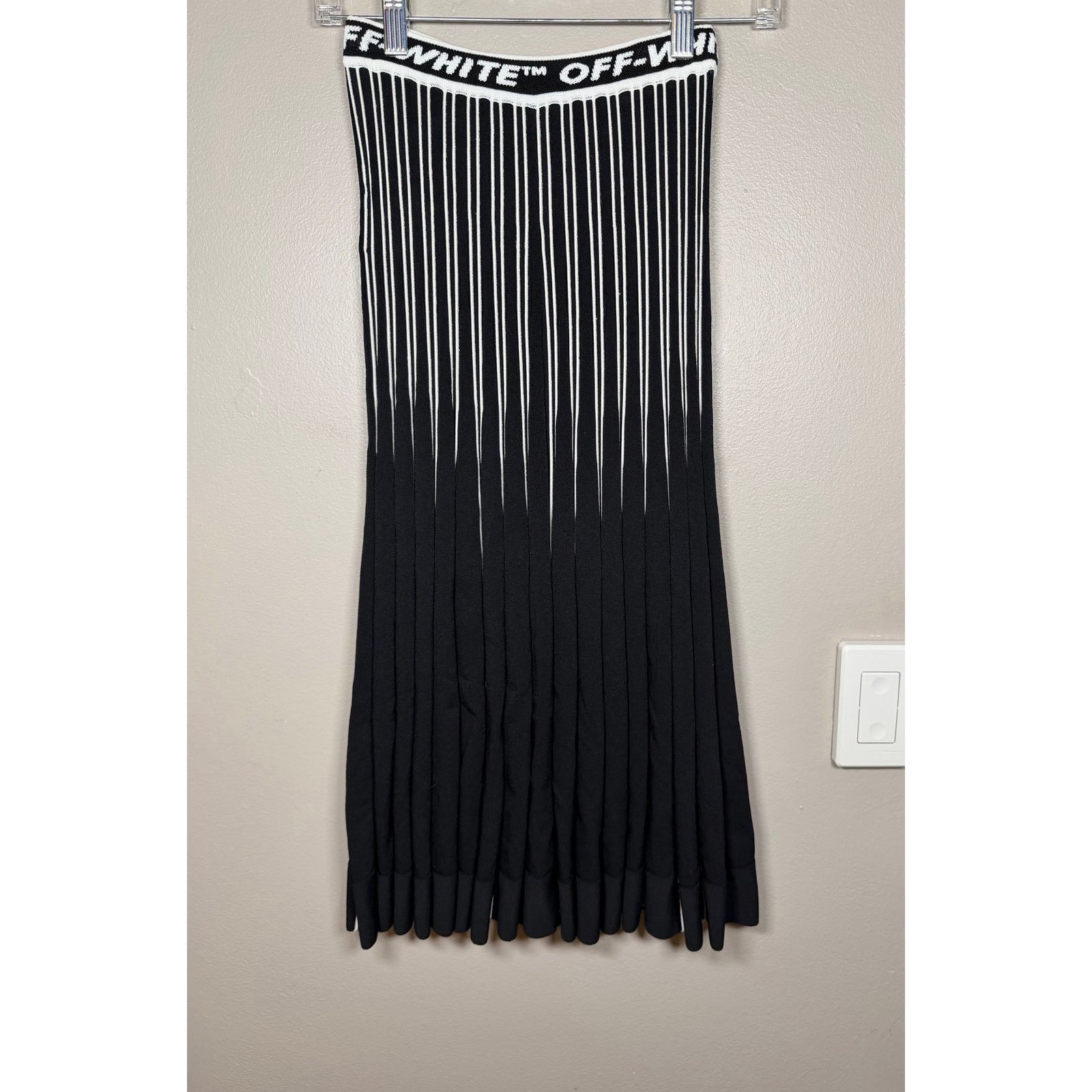 Off-White OFF WHITE Plisse Knit Skirt size 38IT/ XS $1235 Size 26" / US 2 / IT 38 - 5 Thumbnail