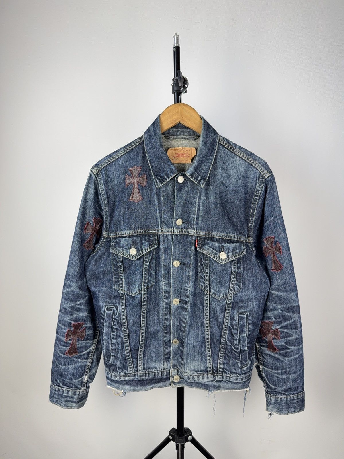 Levi's Vintage Clothing Vintage 90s Archival Chrome Hearts Style Cross Denim Jacket Size US S / EU 44-46 / 1 - 1 Thumbnail