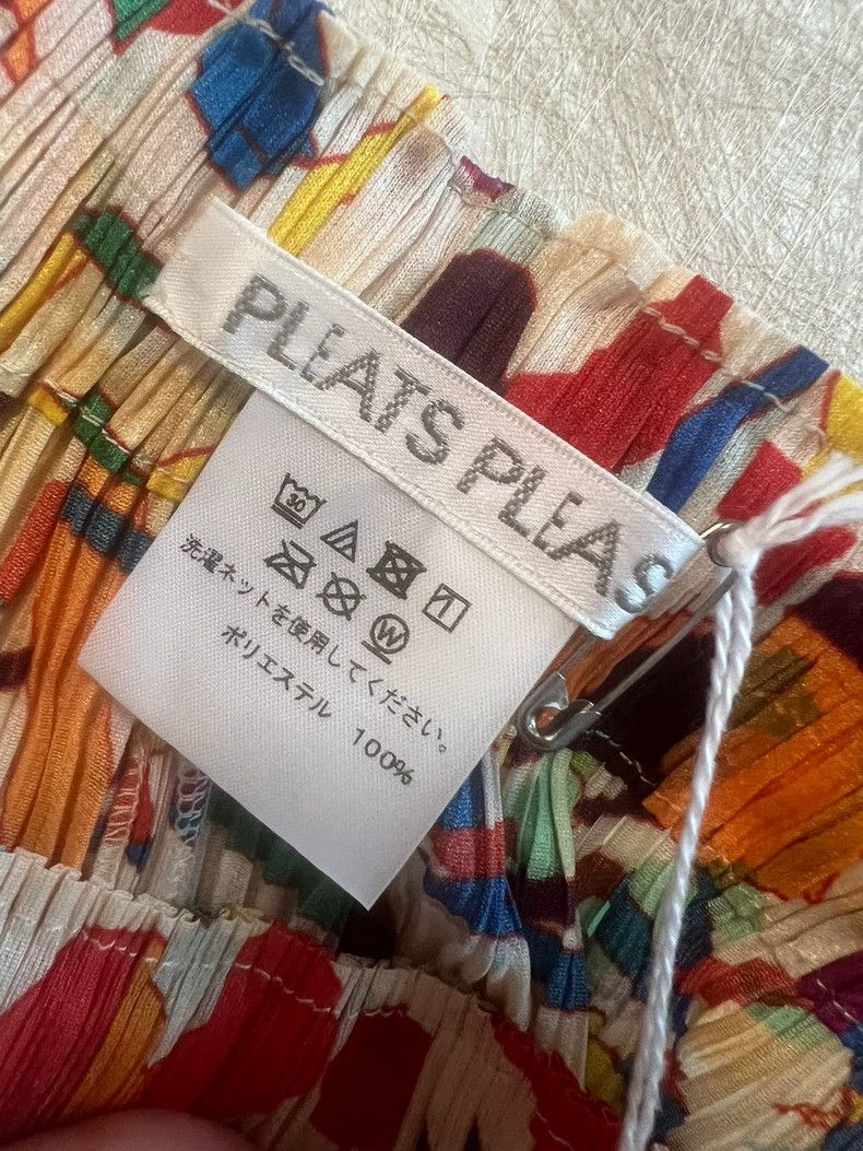 Issey Miyake Issey Miyake size:2 Colorful Christmas limited edition str Size 22" - 3 Thumbnail