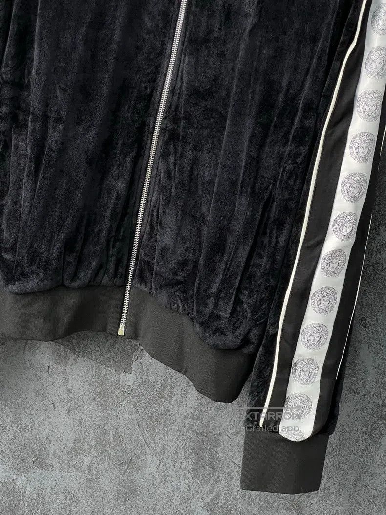 Versace Versace Velvet paneled sleeves Medusa avatar coat Size US XL / EU 56 / 4 - 4 Thumbnail