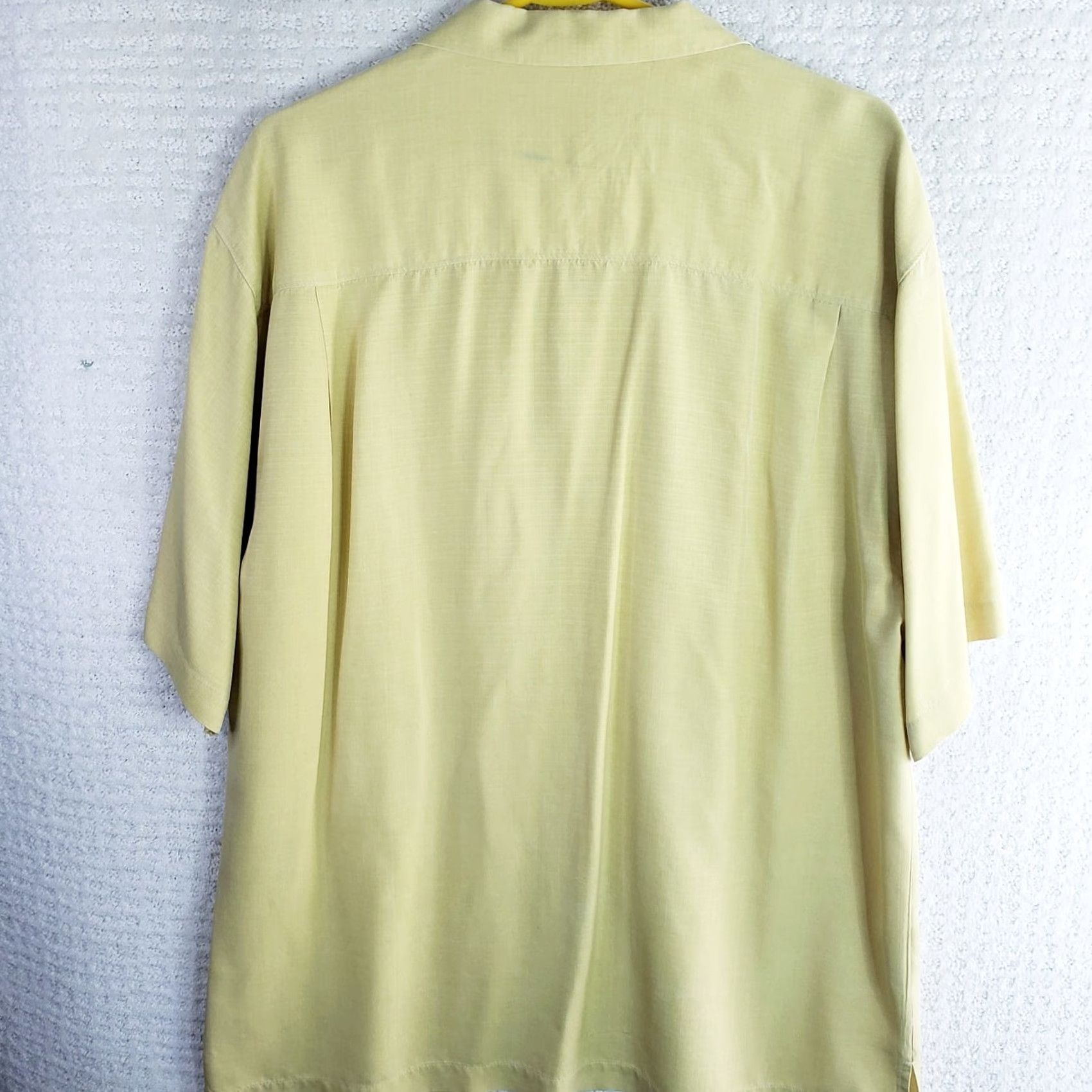 Tommy Bahama Tommy Bahama 100% Silk Men Shirt Yellow Floral Hawaiian Button Front Short Sleeve L Textured Pocketed Zip? Size US L / EU 52-54 / 3 - 7 Thumbnail