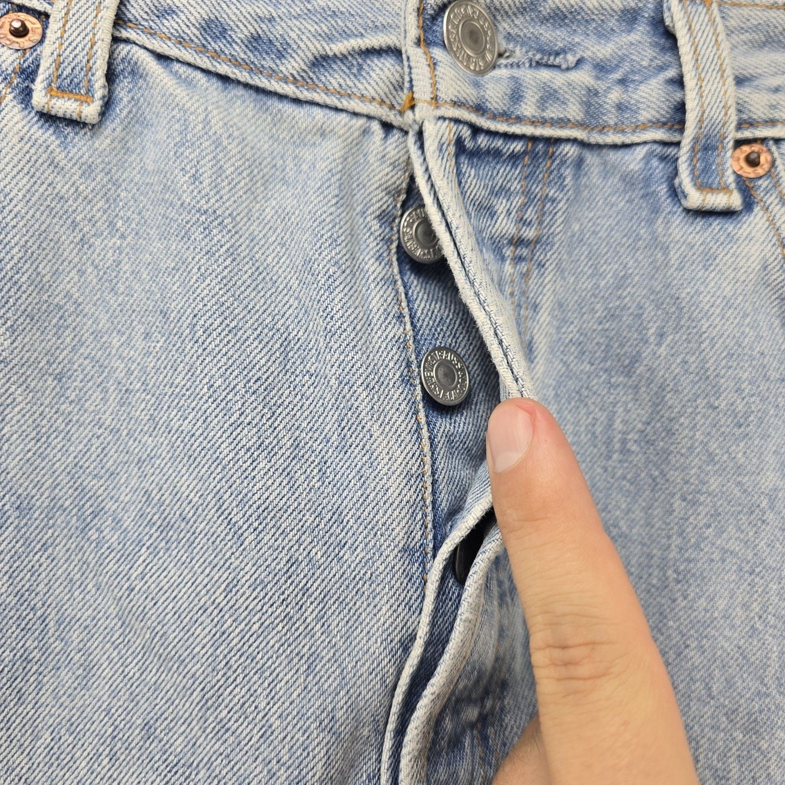 Levi's Vintage Levis 501 Women Jeans 33X34 (Fits 32x32) Blue 90s Size 32" / US 10 / IT 46 - 4 Thumbnail